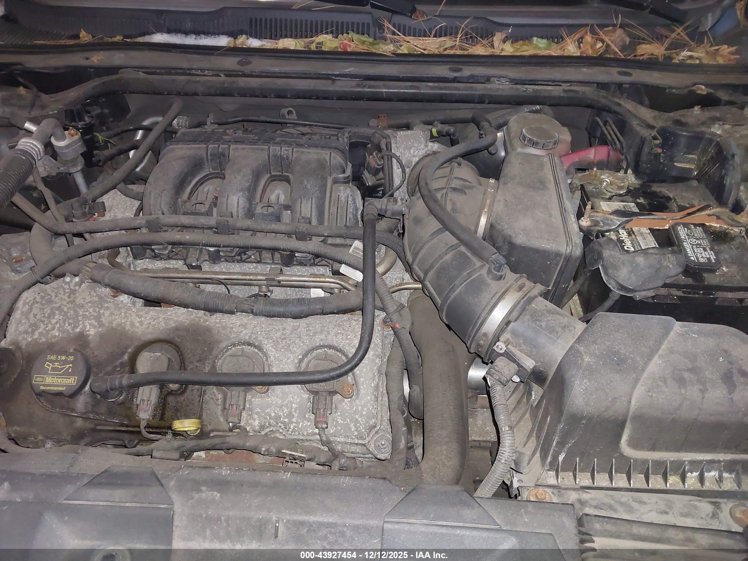 FORD TAURUS image 10
