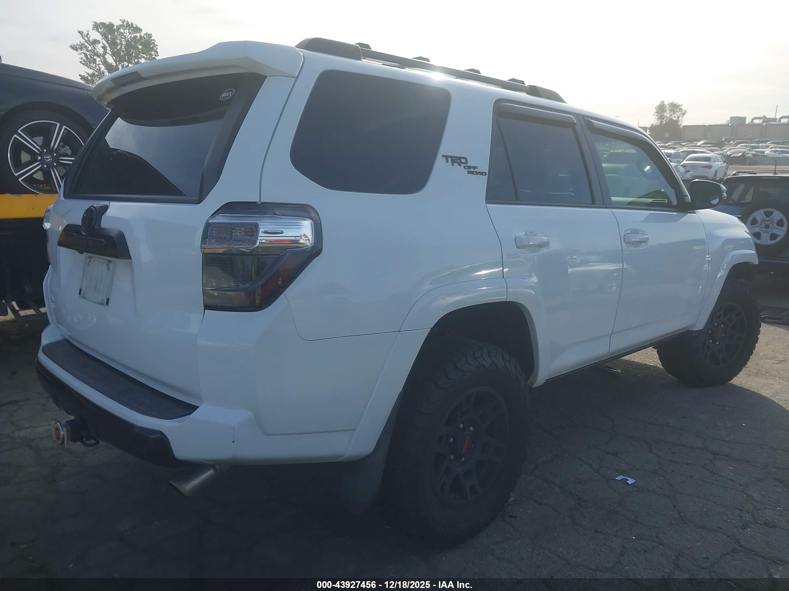 TOYOTA 4RUNNER image 4