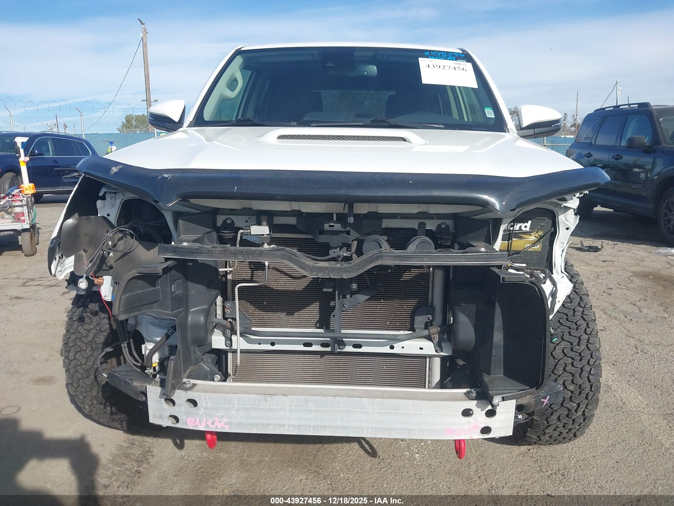 TOYOTA 4RUNNER image 6