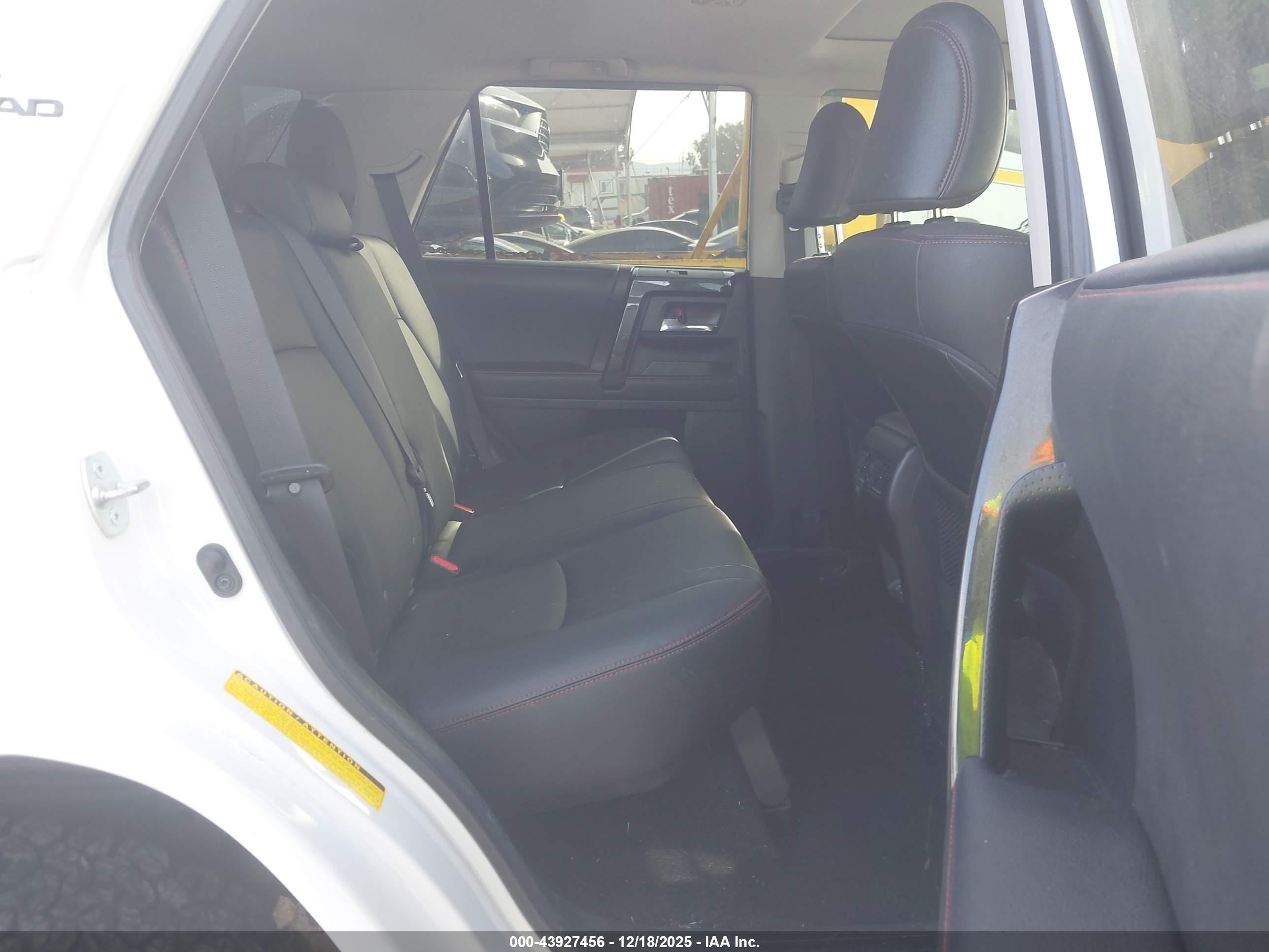 TOYOTA 4RUNNER image 8
