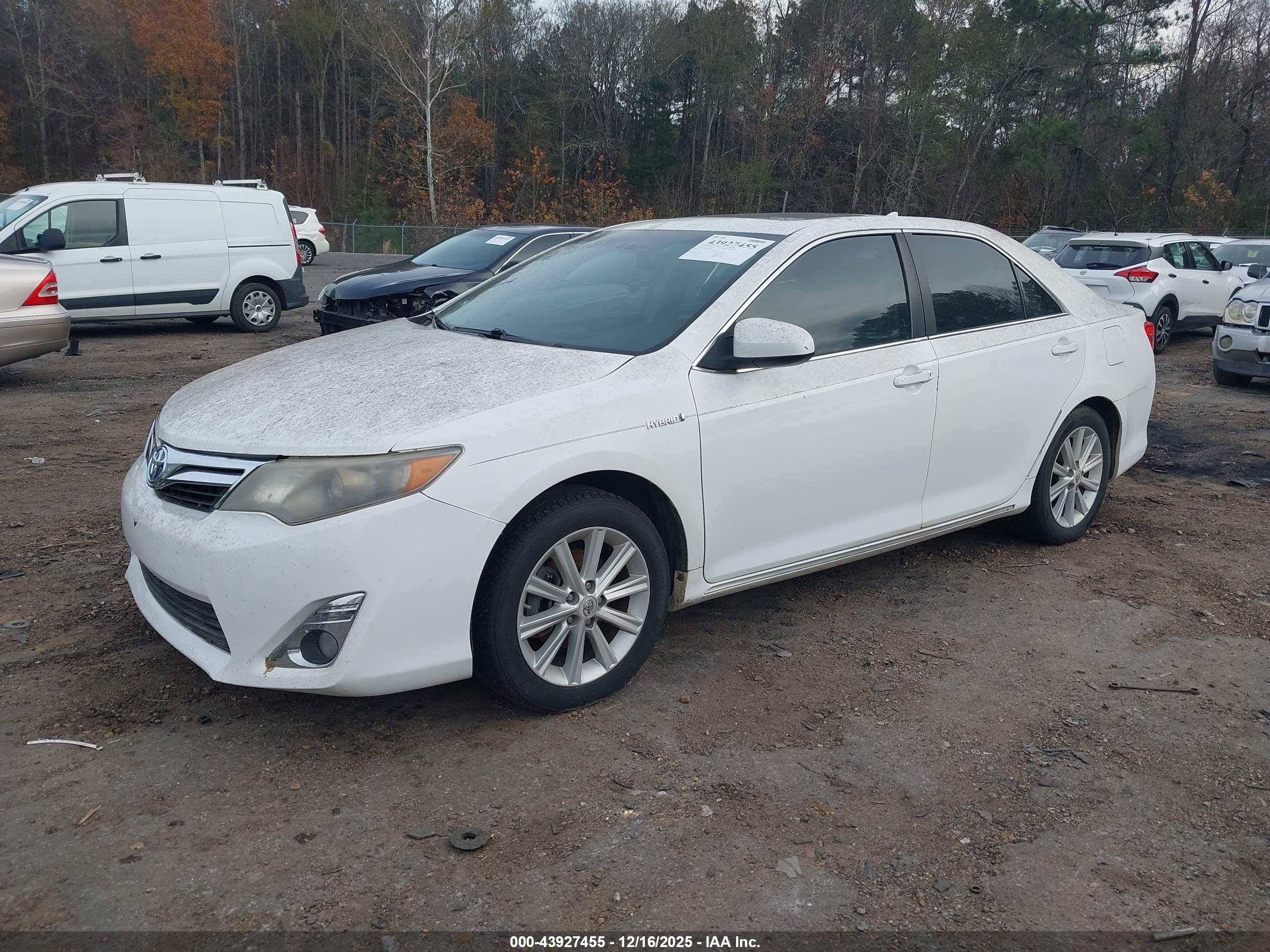 TOYOTA CAMRY image 2