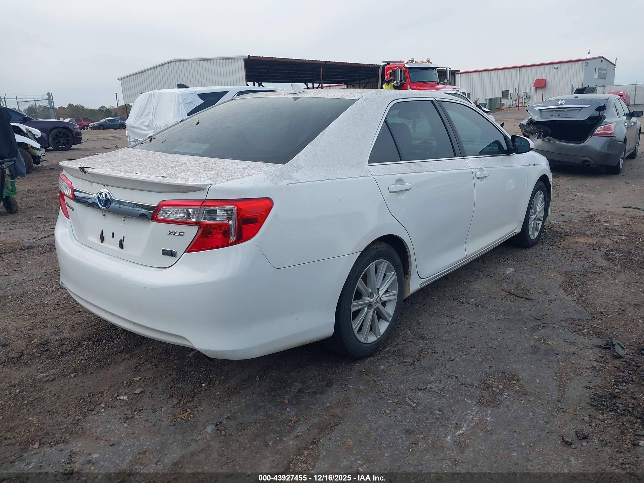 TOYOTA CAMRY image 4
