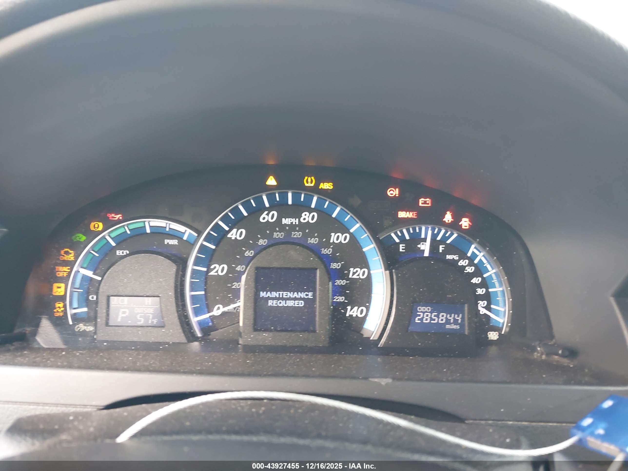 TOYOTA CAMRY image 7