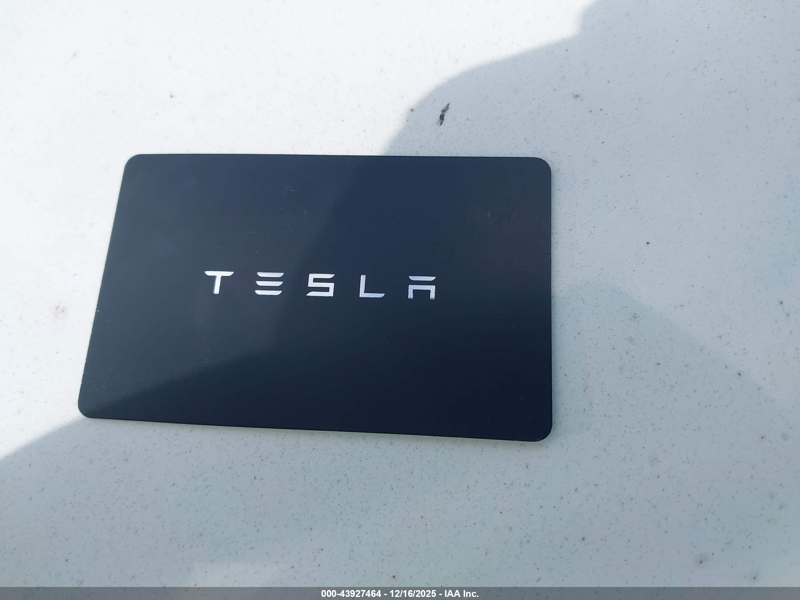 TESLA MODEL image 11