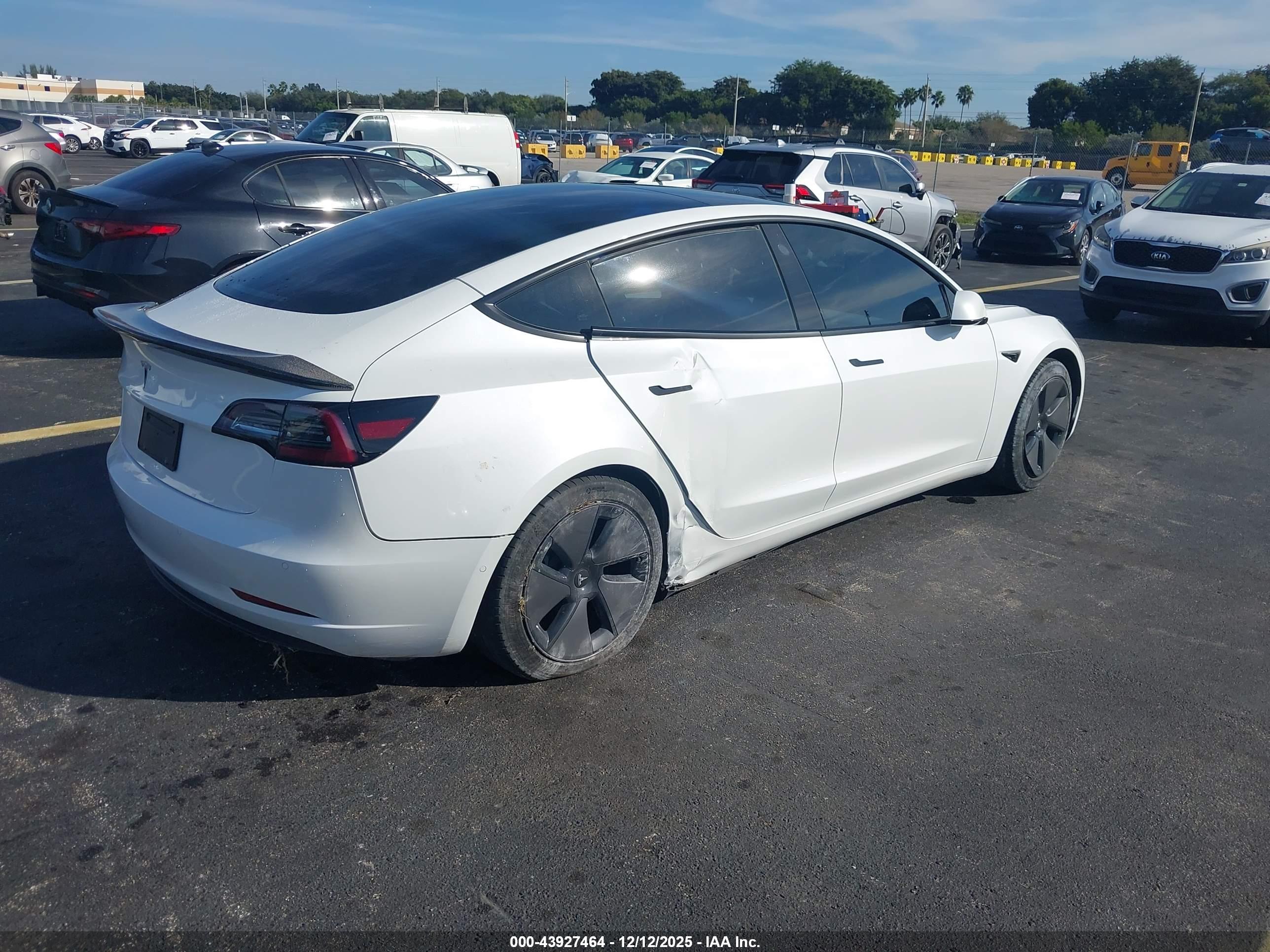 TESLA MODEL image 4