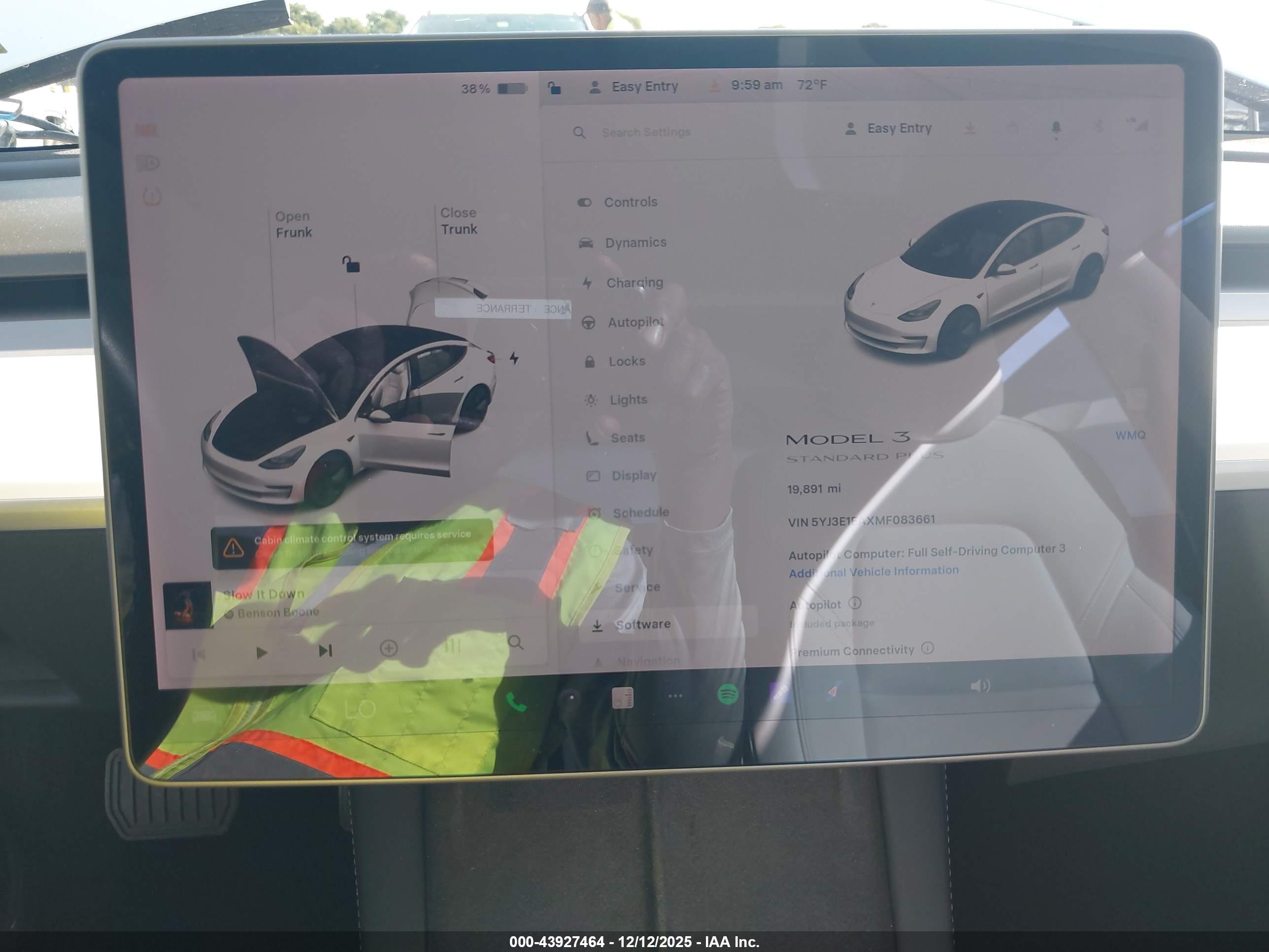 TESLA MODEL image 7
