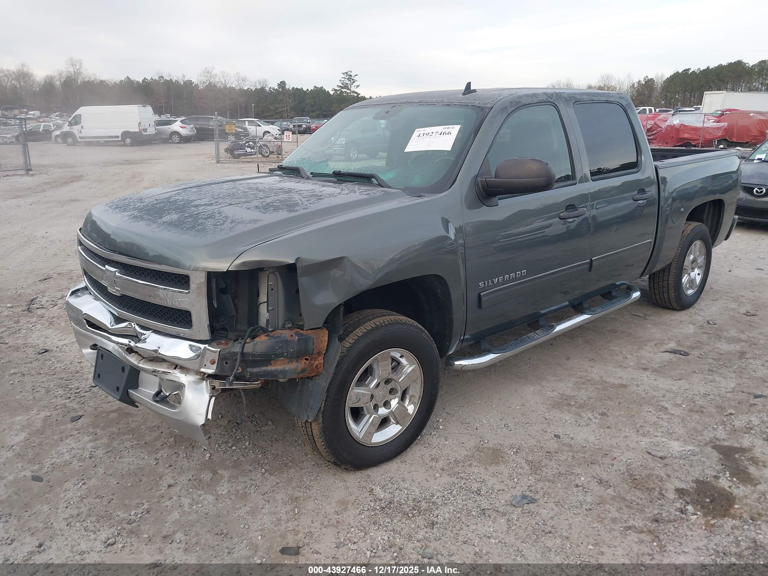 CHEVROLET SILVERADO image 2