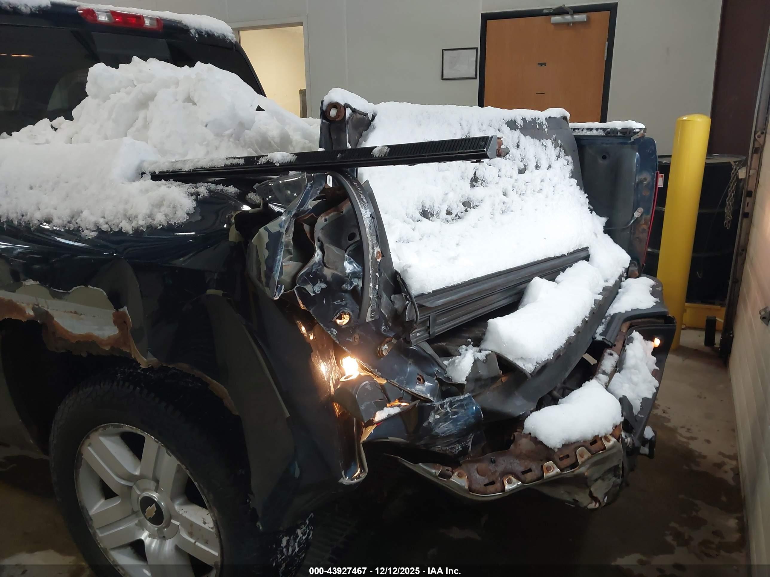 CHEVROLET SILVERADO image 6