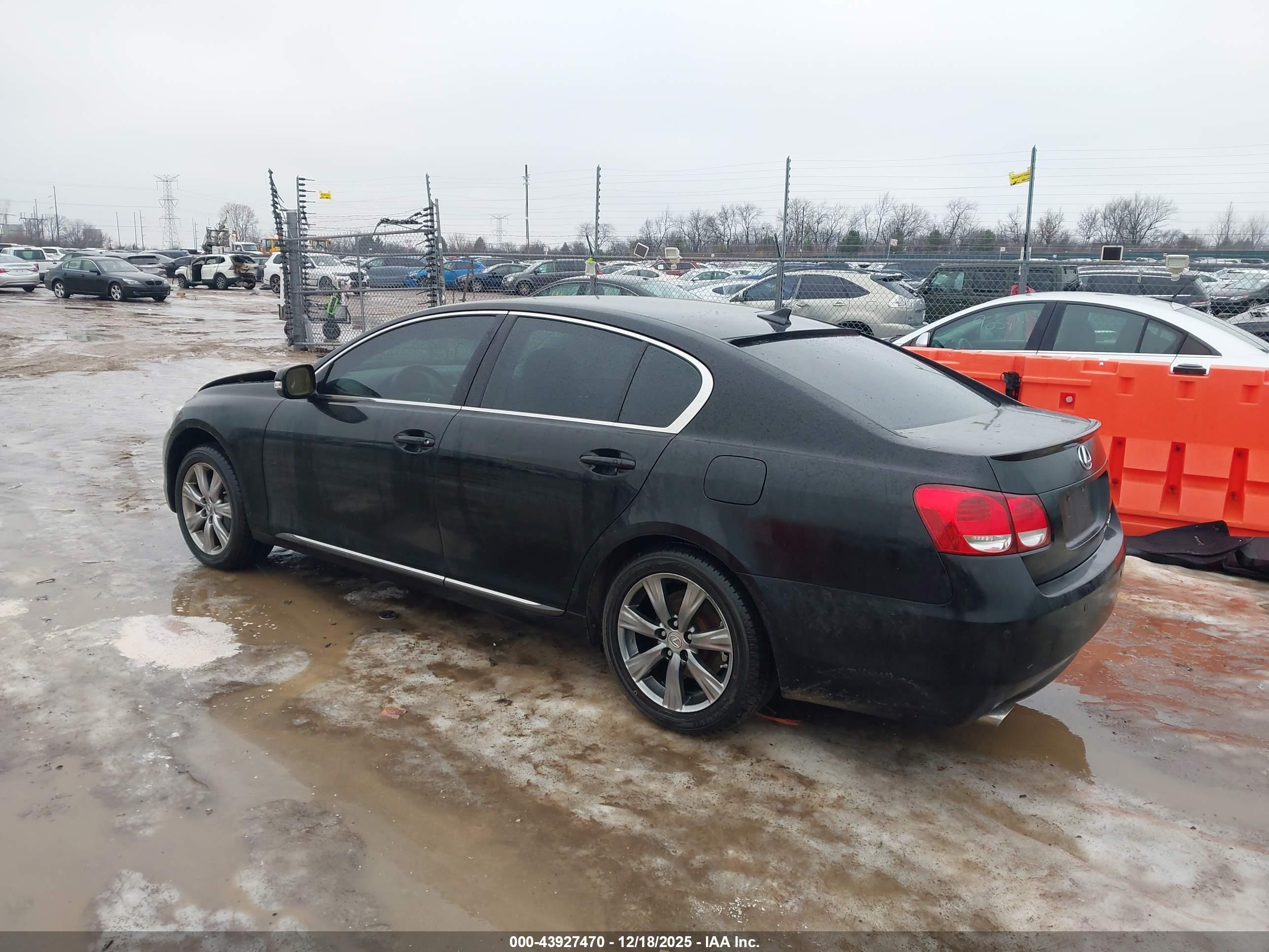 LEXUS GS image 3