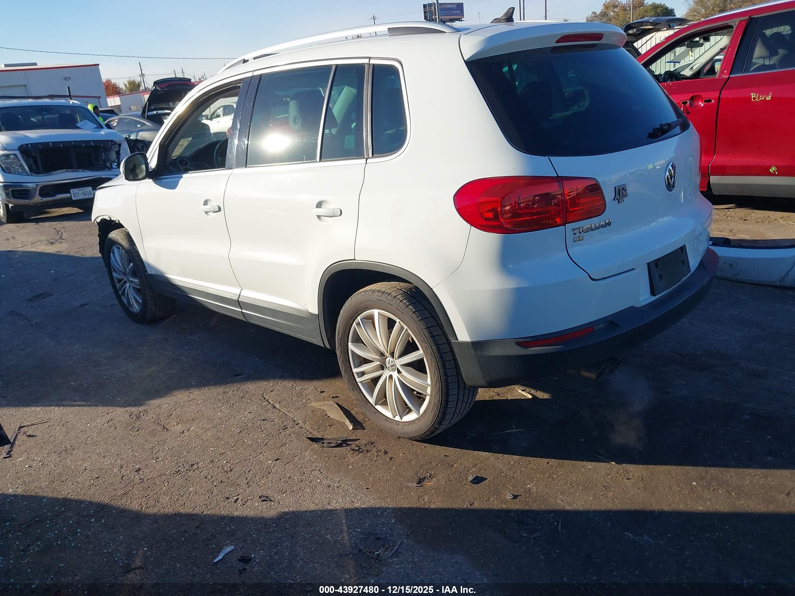 VOLKSWAGEN TIGUAN image 3