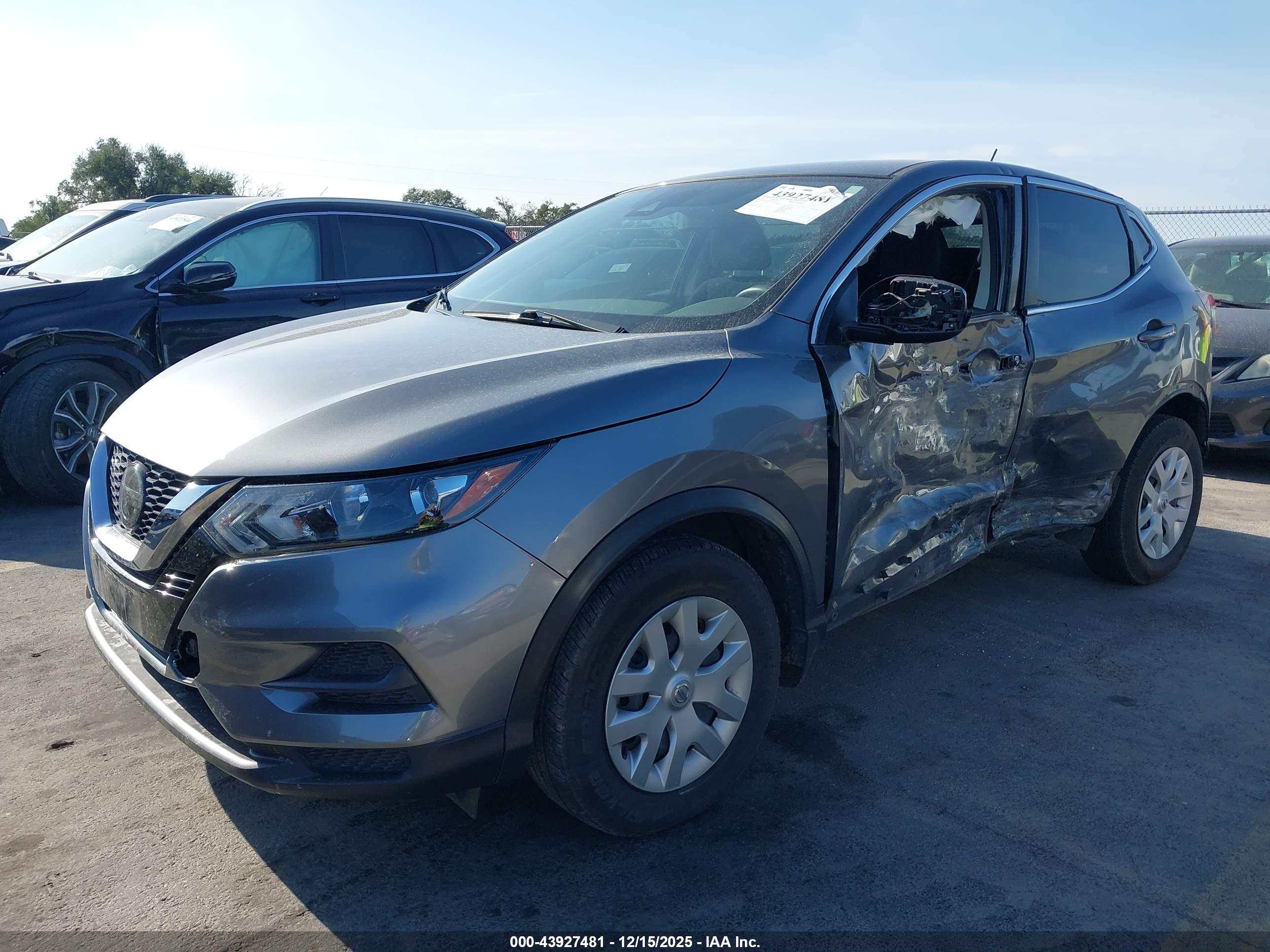 NISSAN ROGUE image 2