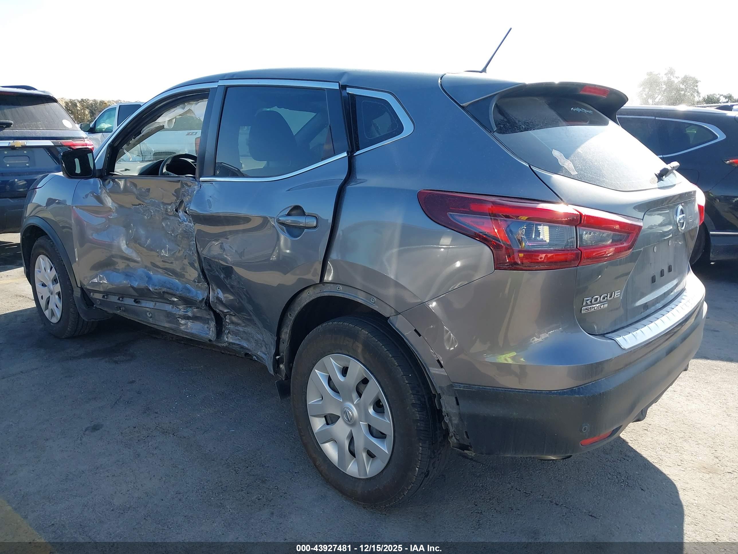 NISSAN ROGUE image 3
