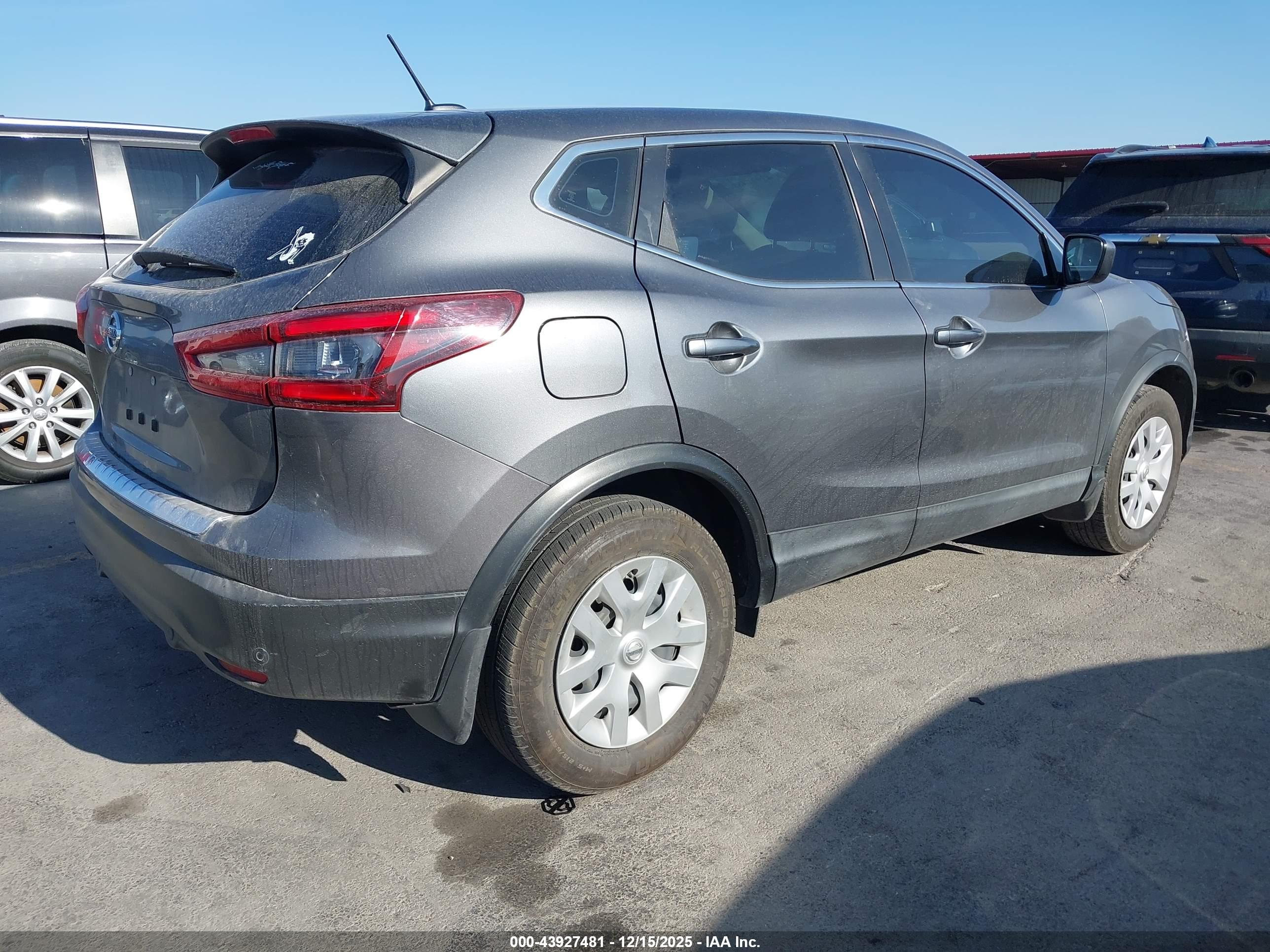 NISSAN ROGUE image 4