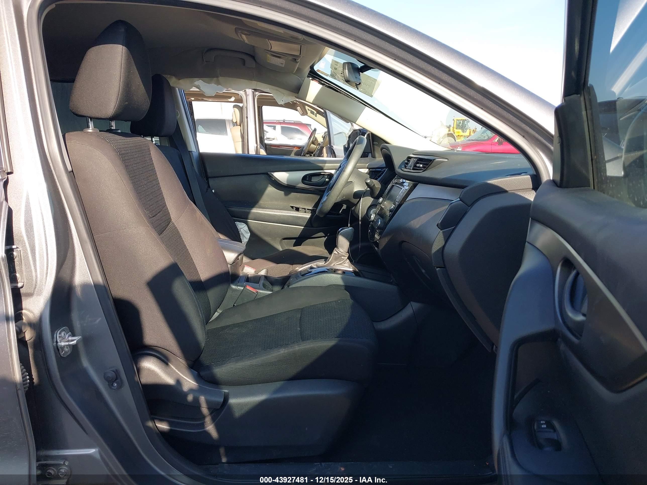 NISSAN ROGUE image 5