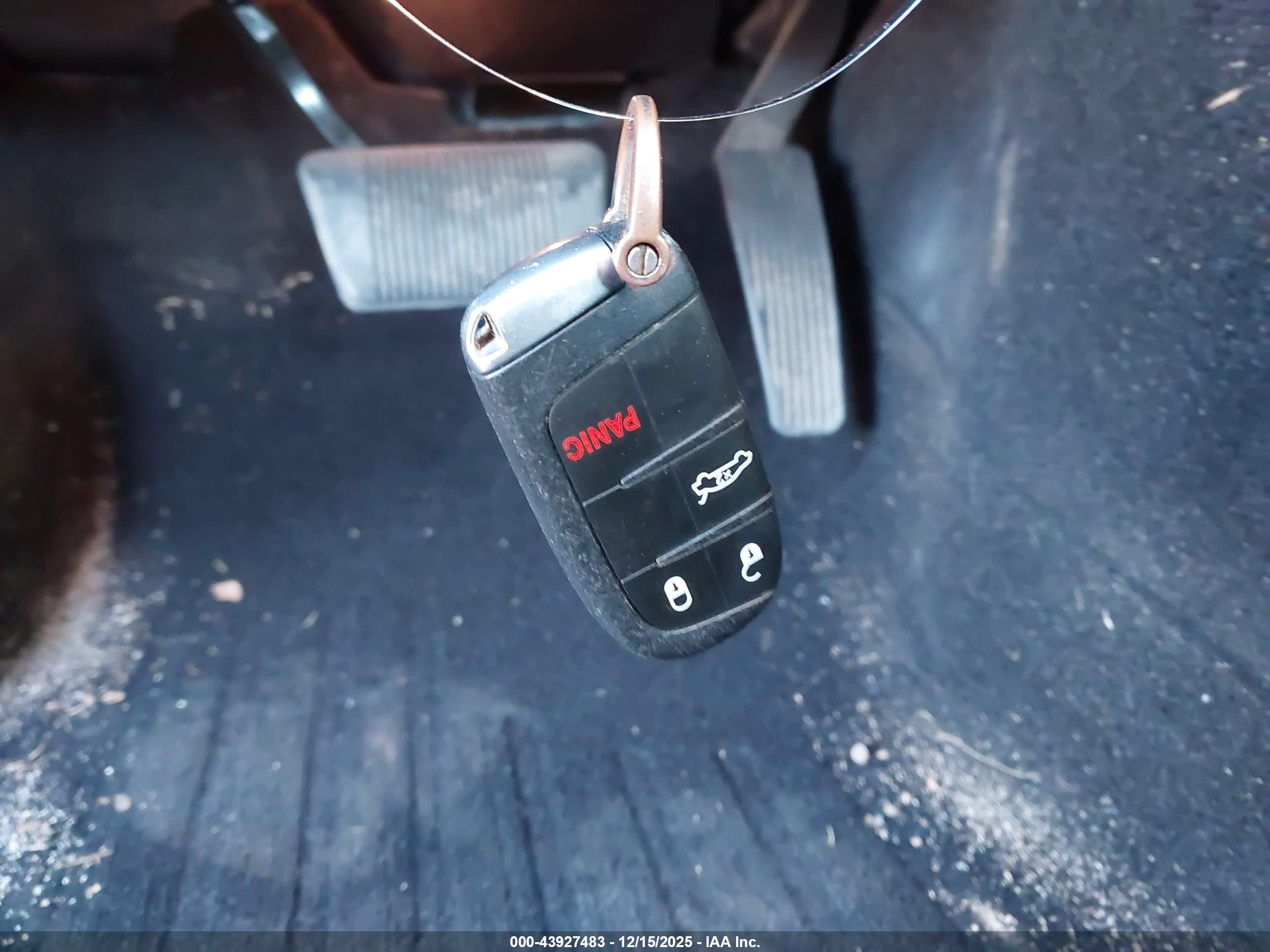 DODGE CHALLENGER image 11
