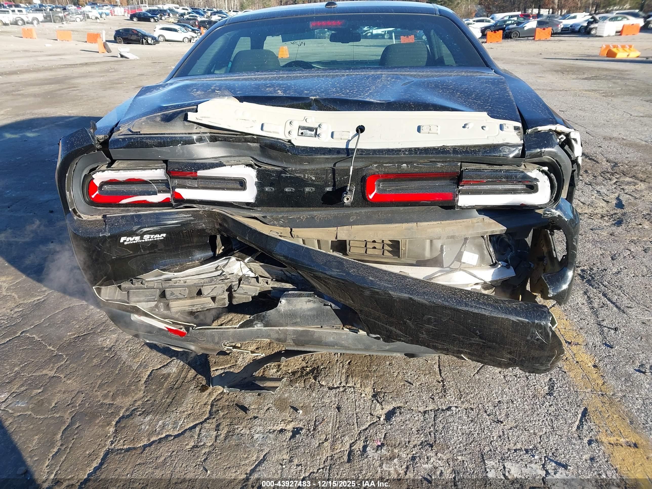 DODGE CHALLENGER image 6