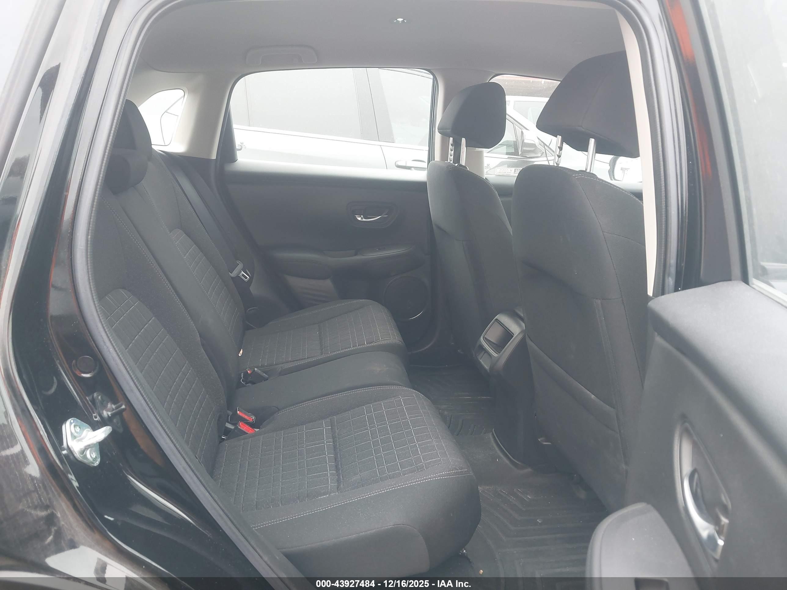 HONDA HR-V image 8