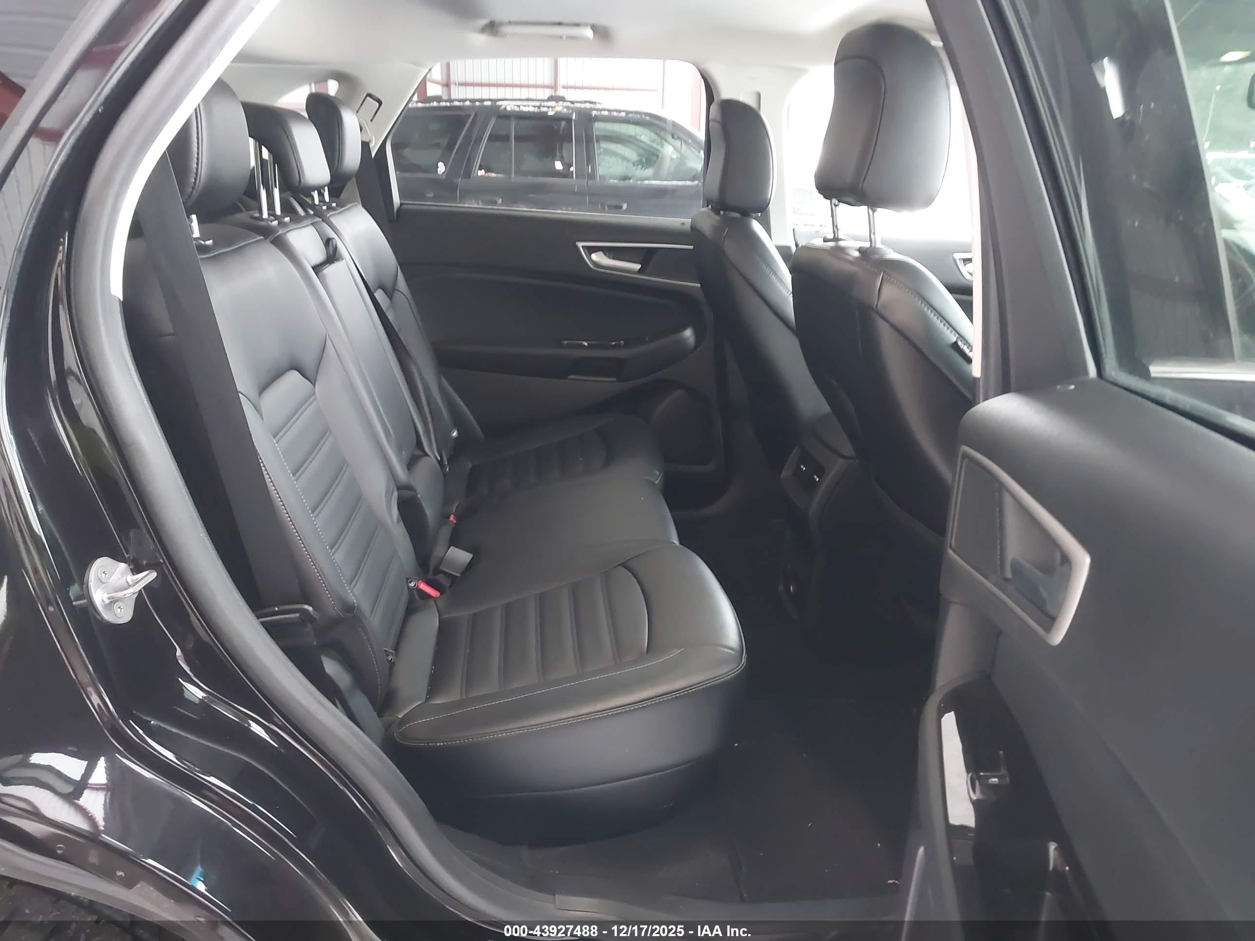 FORD EDGE image 8