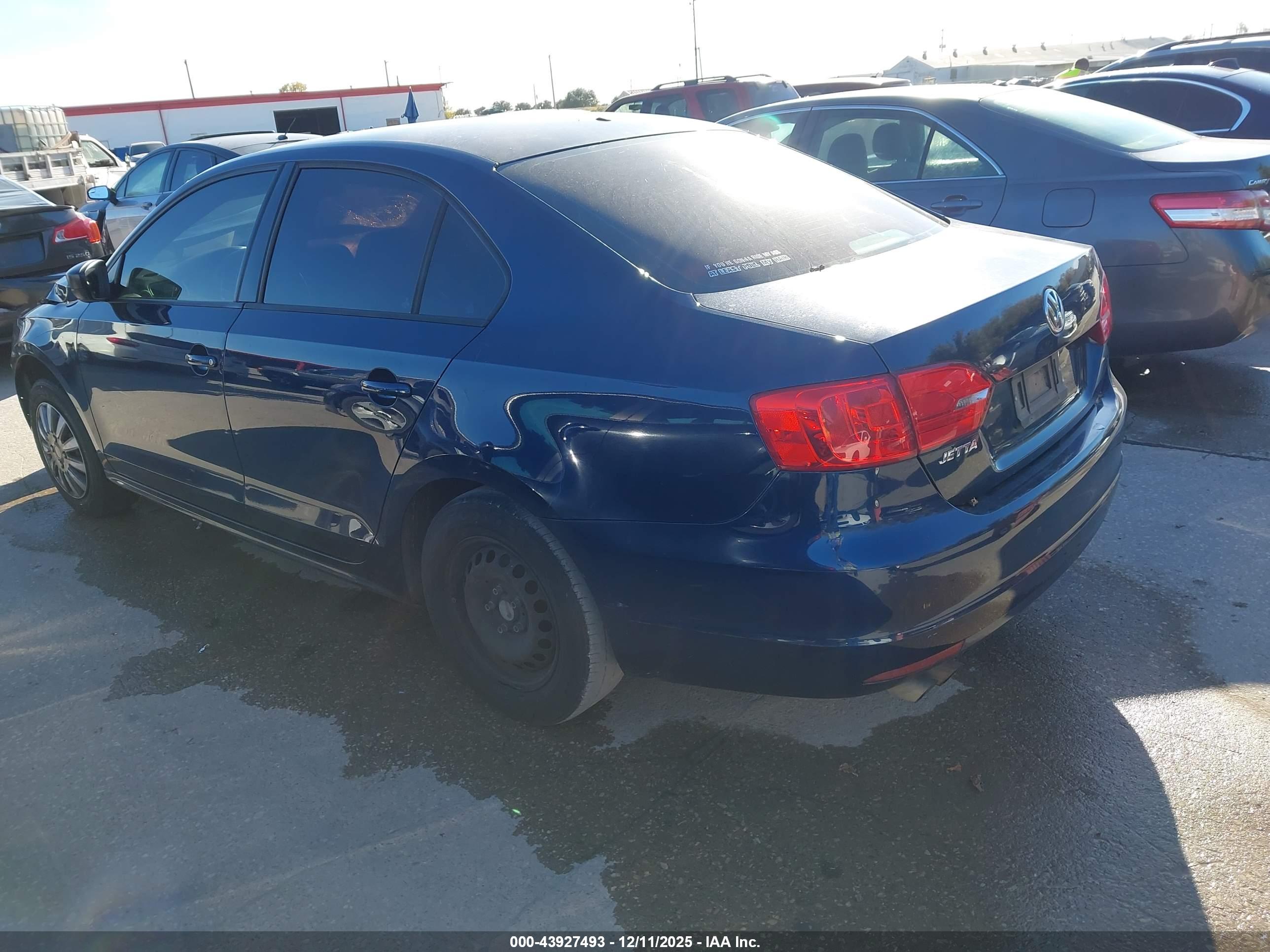 VOLKSWAGEN JETTA image 3