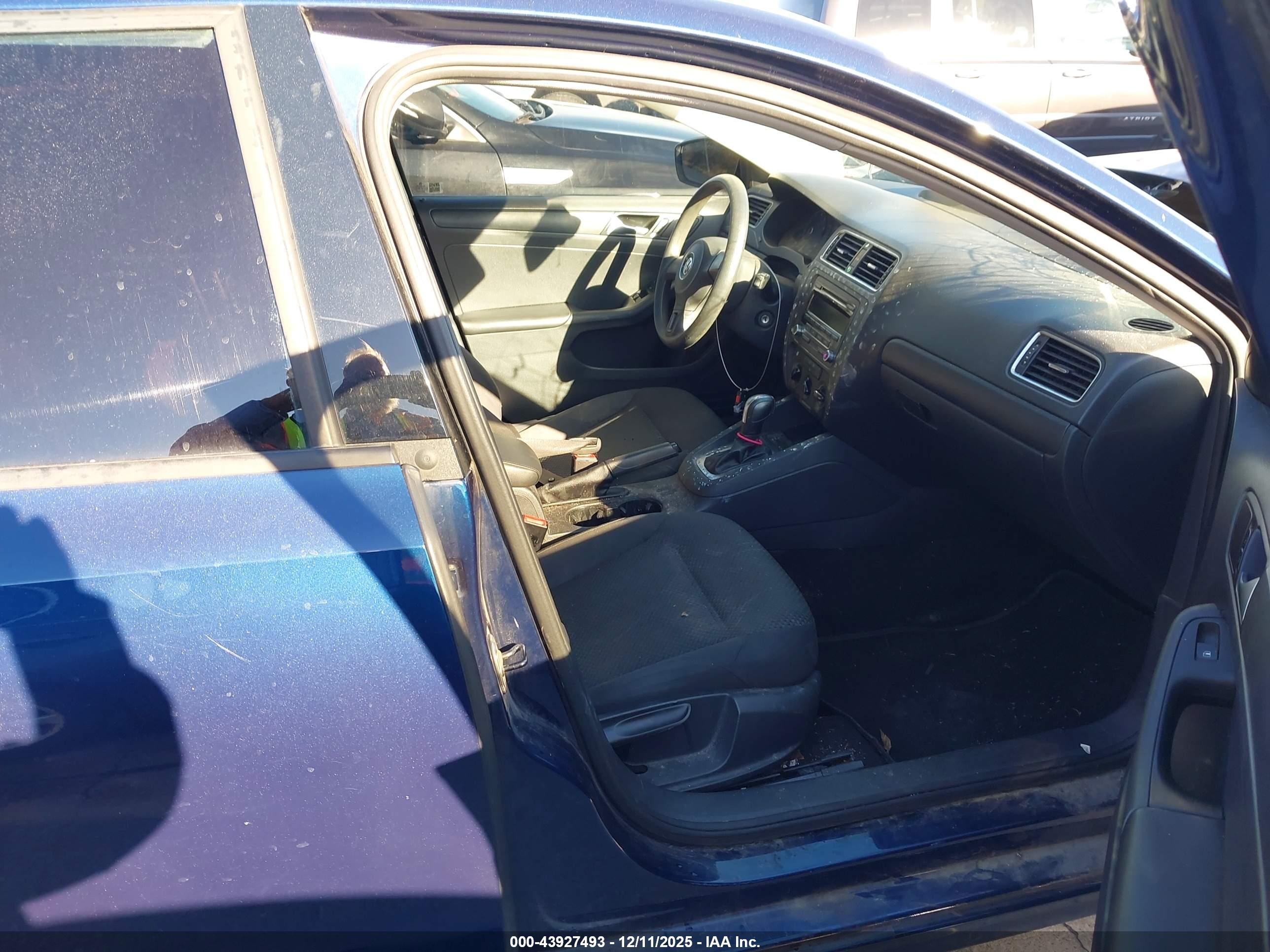 VOLKSWAGEN JETTA image 5