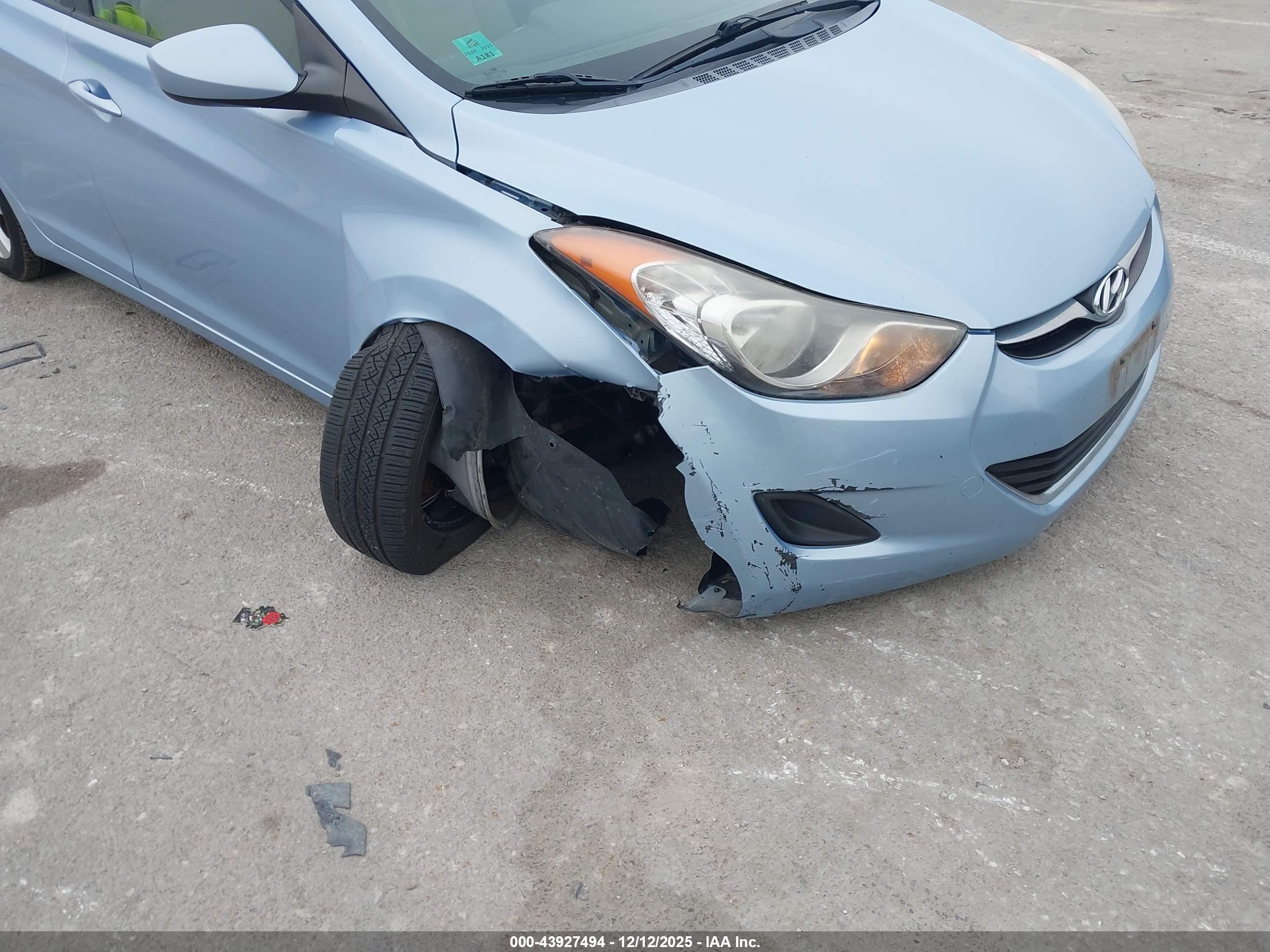 HYUNDAI ELANTRA image 6