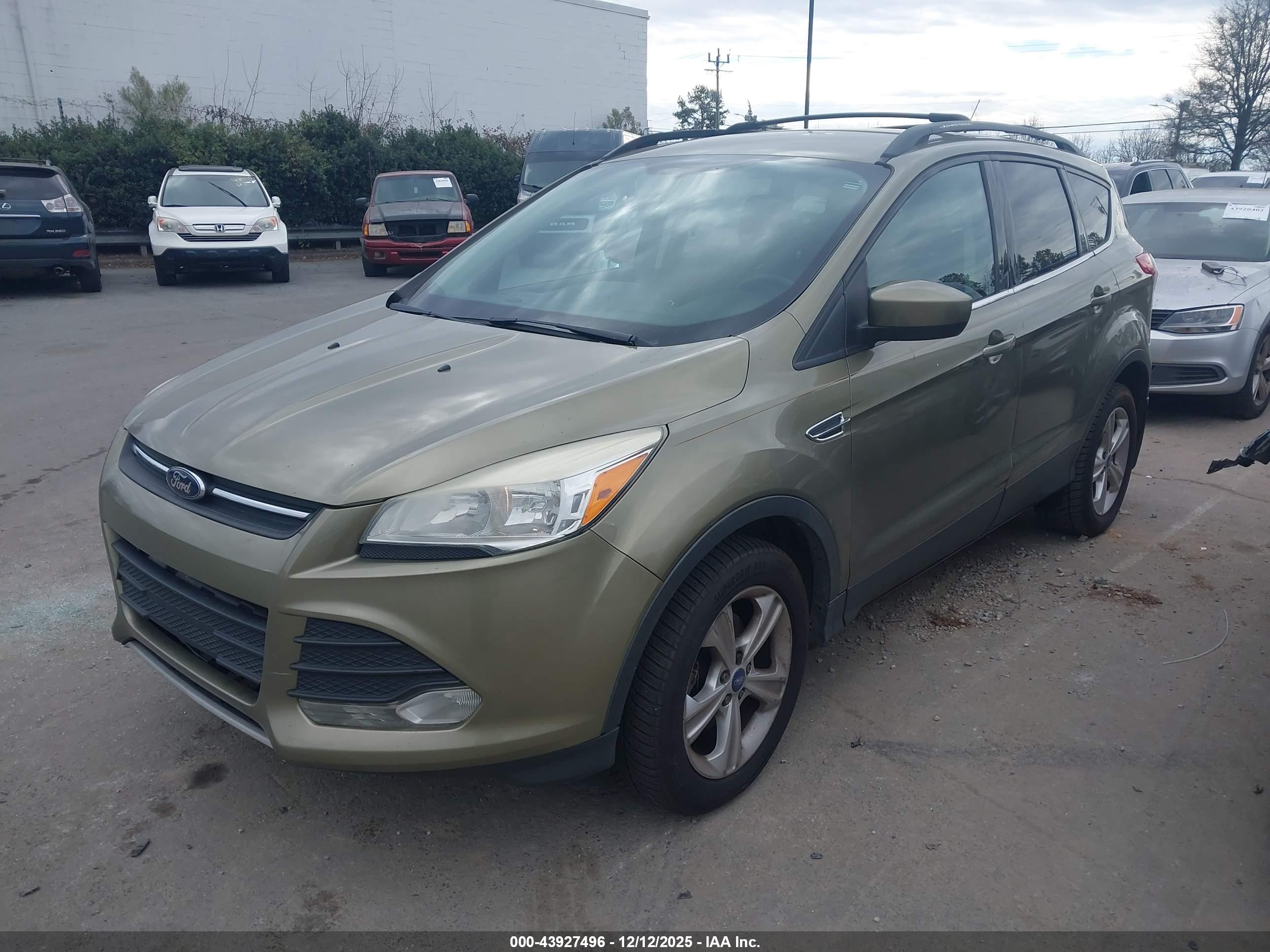 FORD ESCAPE image 2