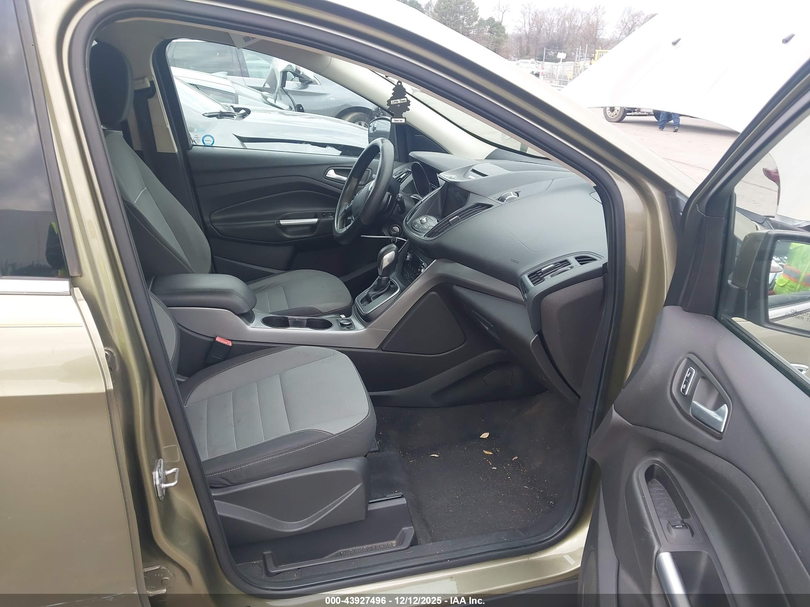 FORD ESCAPE image 5