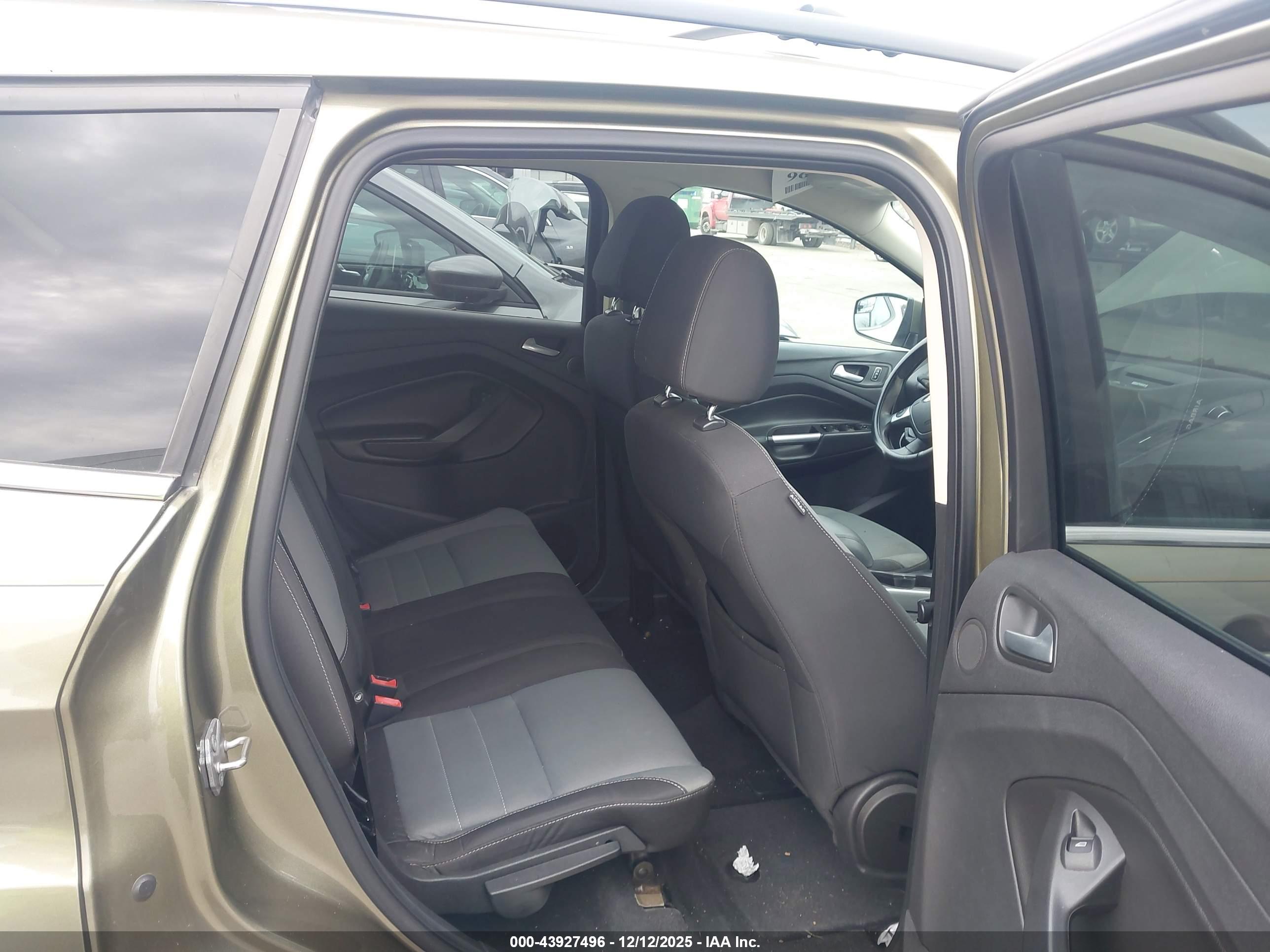 FORD ESCAPE image 8