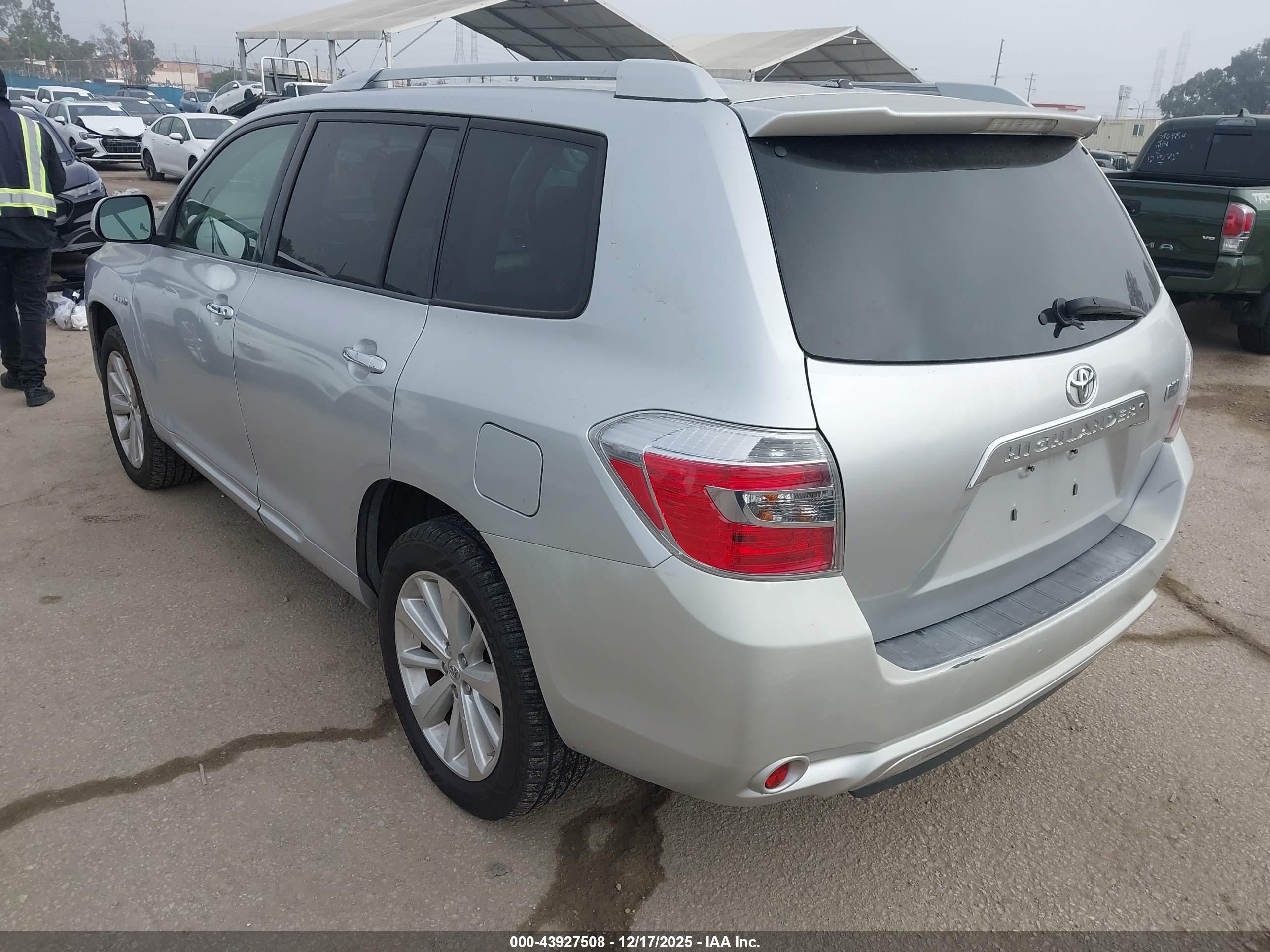 TOYOTA HIGHLANDER image 3