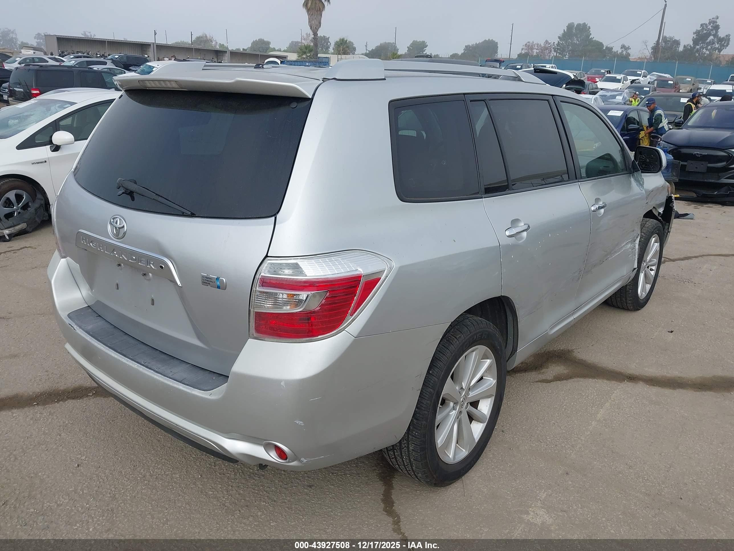 TOYOTA HIGHLANDER image 4