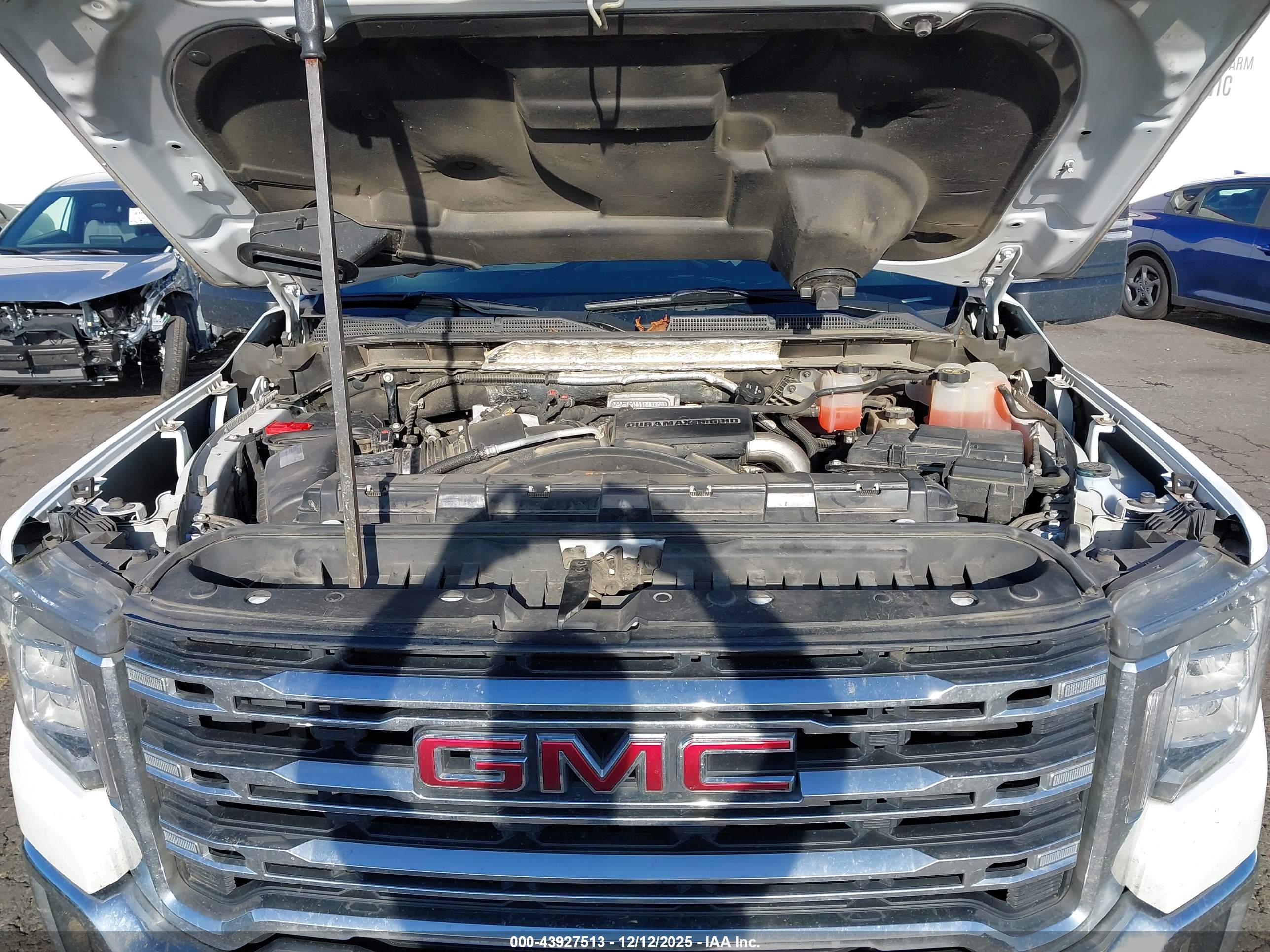 GMC SIERRA image 10