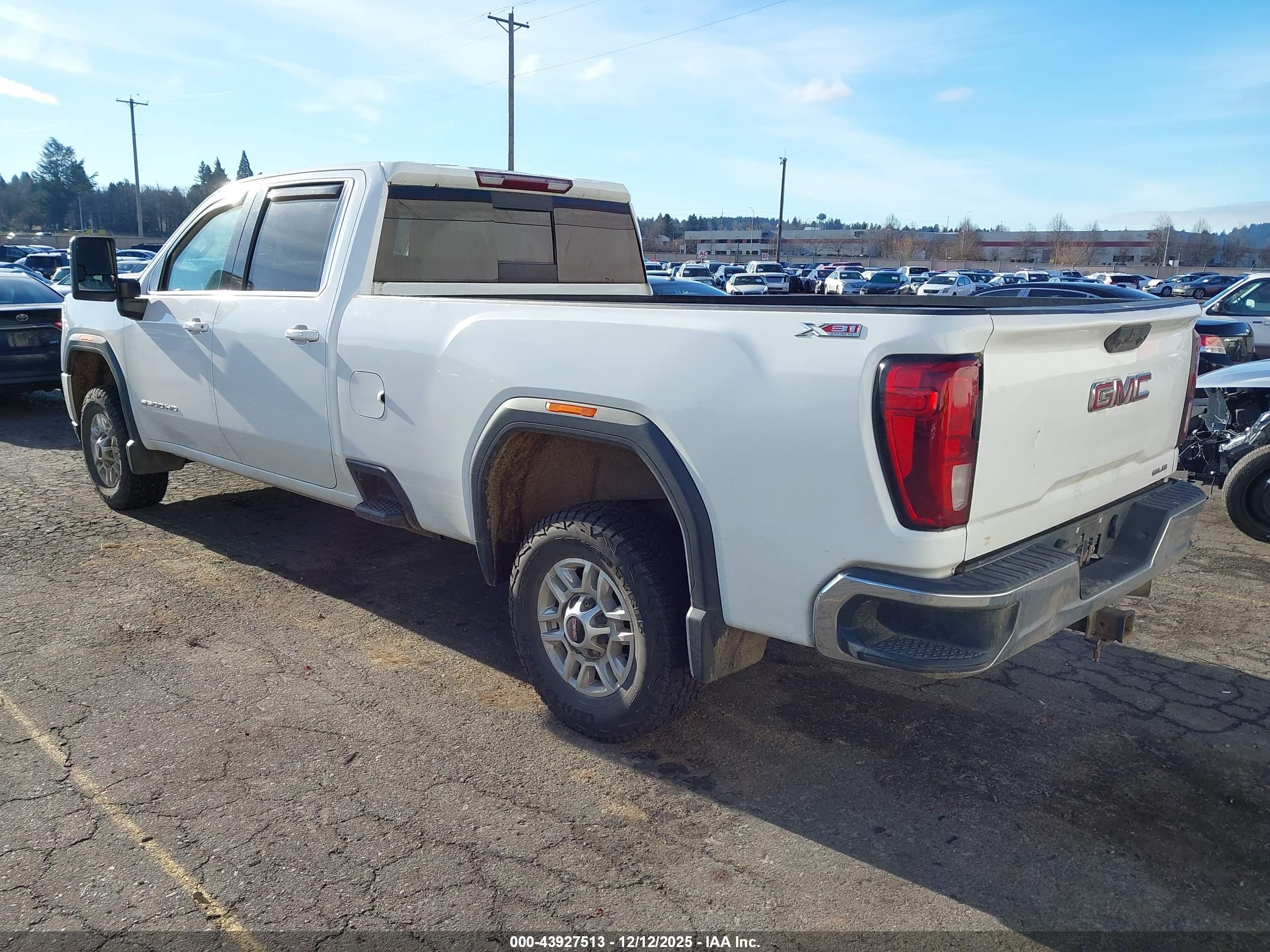 GMC SIERRA image 3