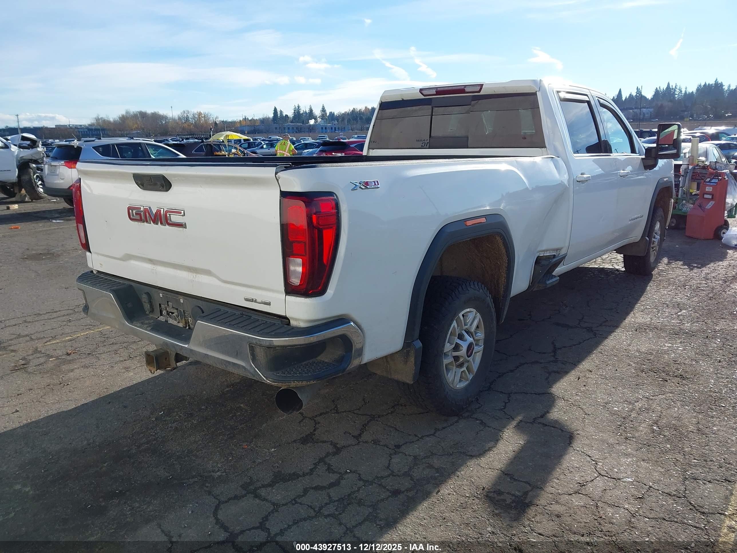 GMC SIERRA image 4