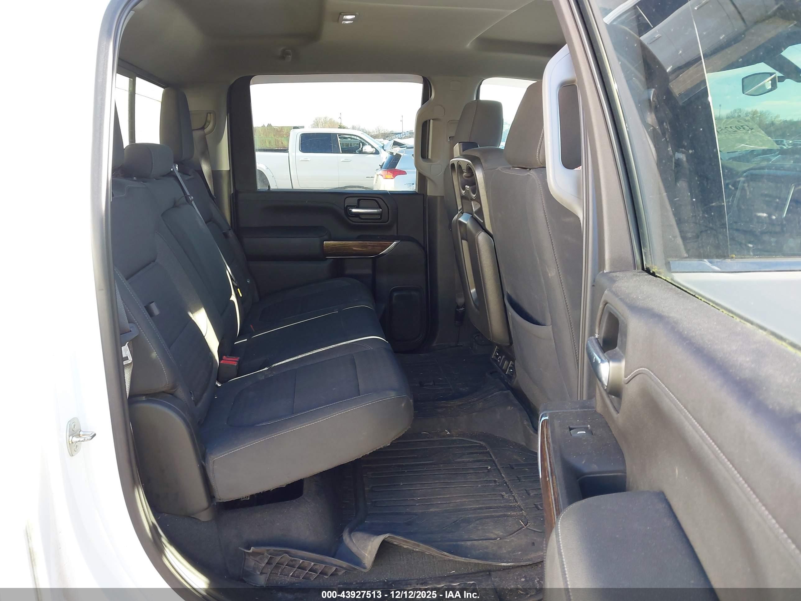 GMC SIERRA image 7