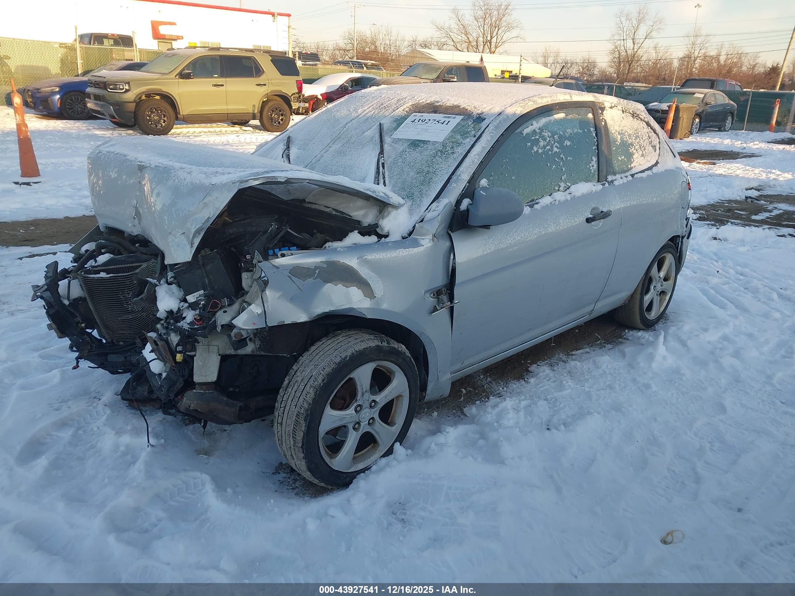 HYUNDAI ACCENT image 2