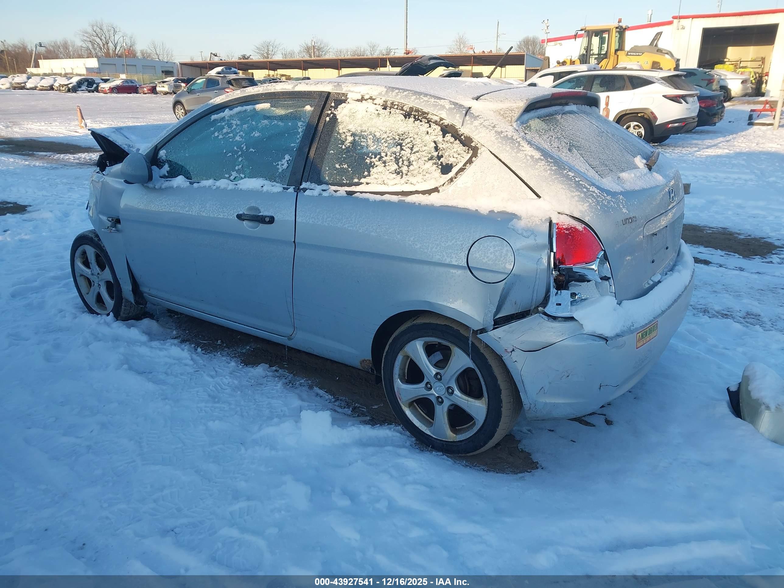 HYUNDAI ACCENT image 3