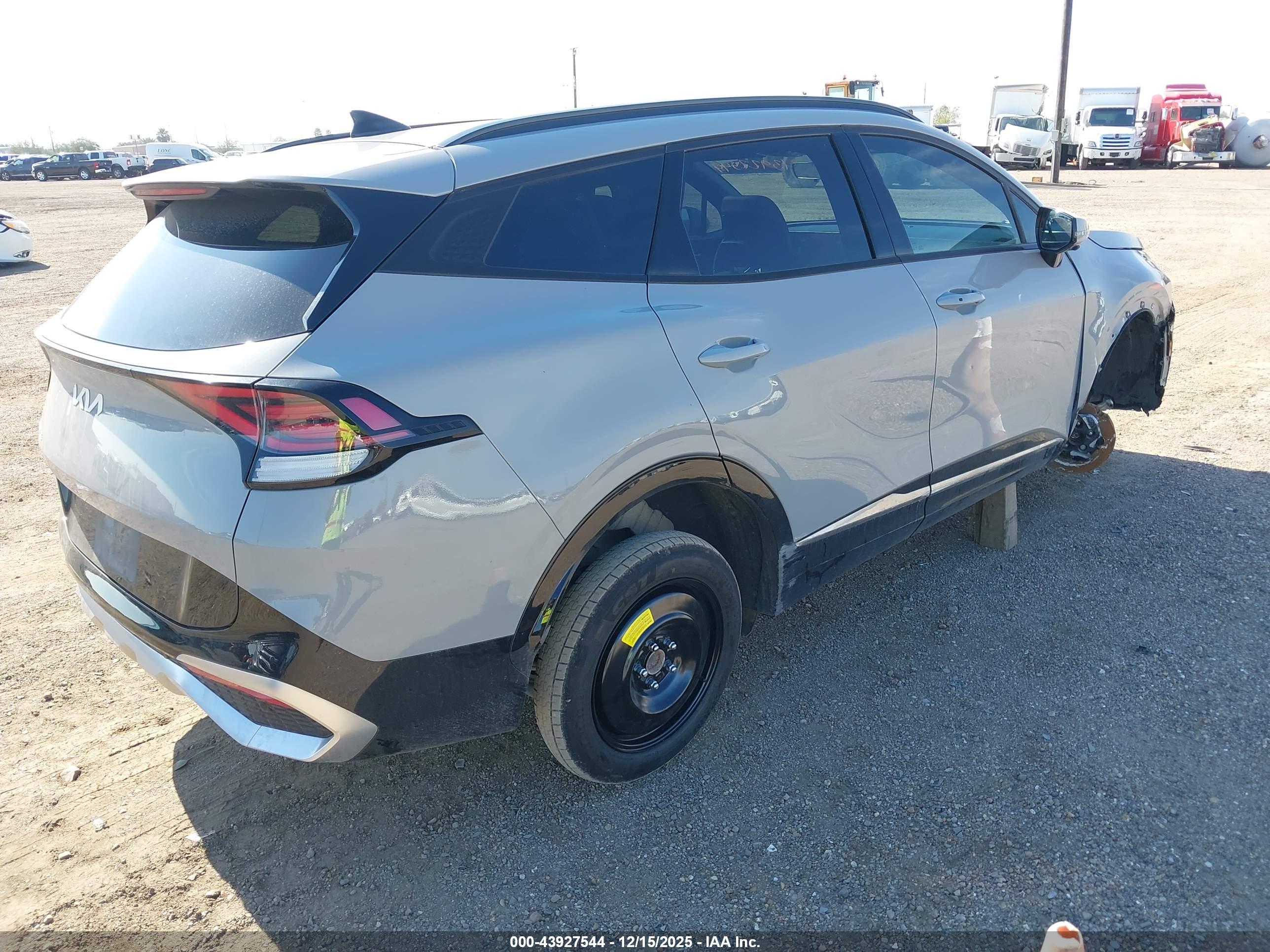 KIA SPORTAGE image 4