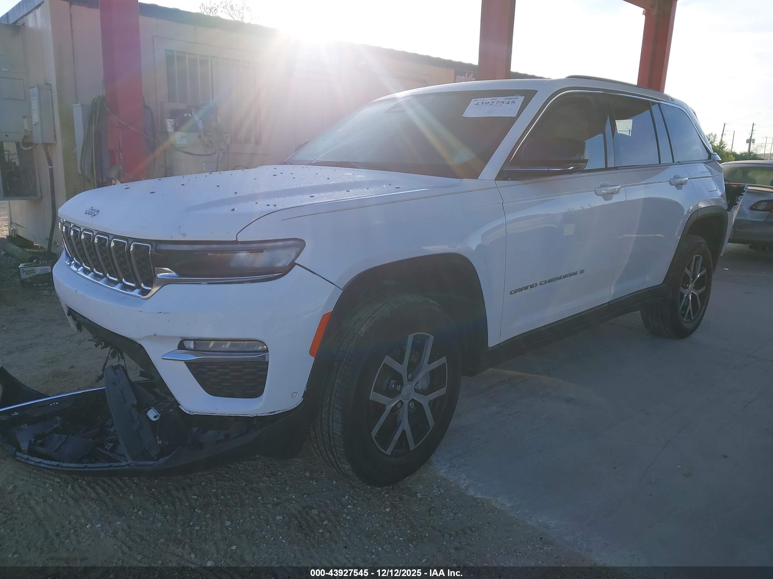 JEEP GRAND image 2