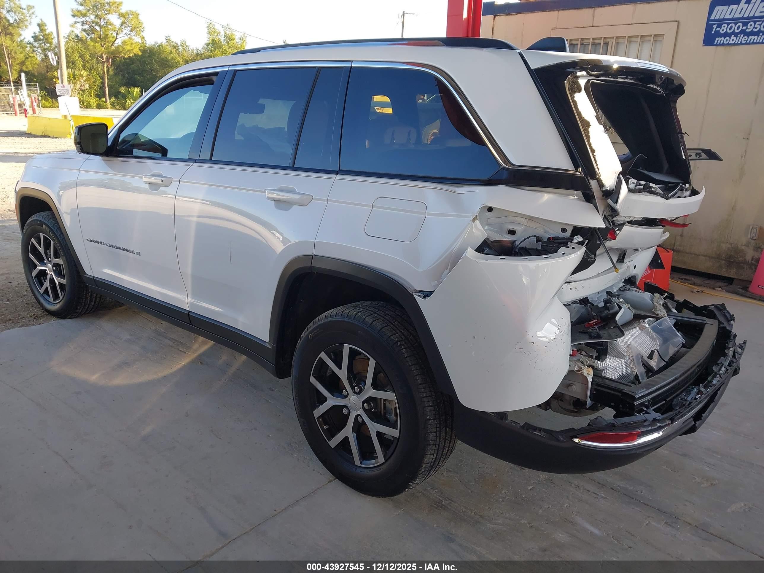 JEEP GRAND image 3