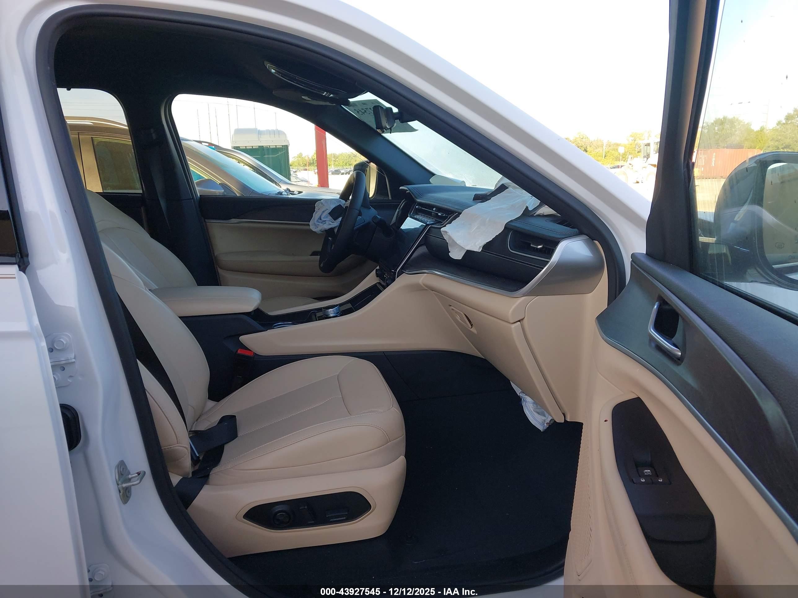 JEEP GRAND image 5
