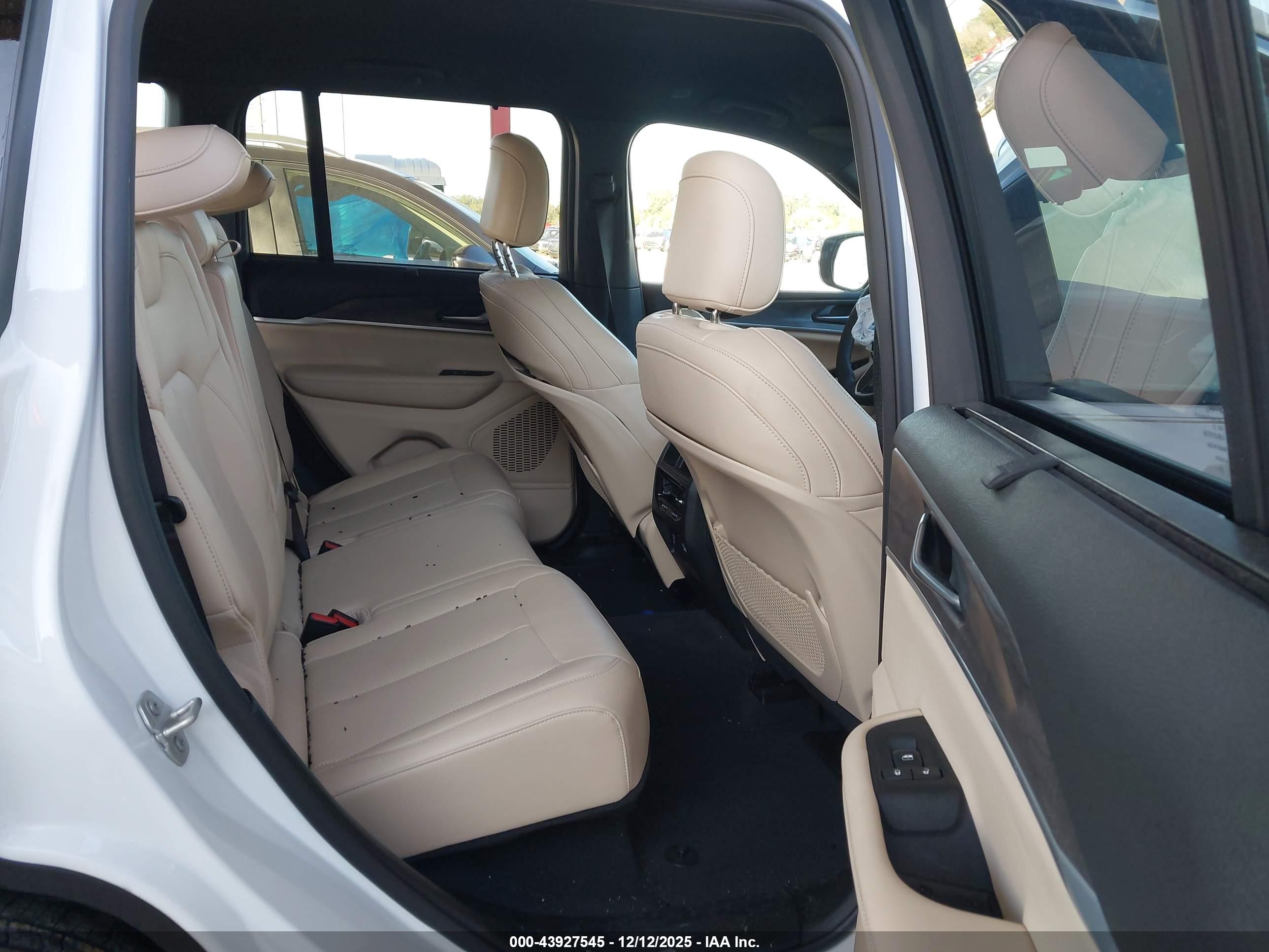 JEEP GRAND image 8