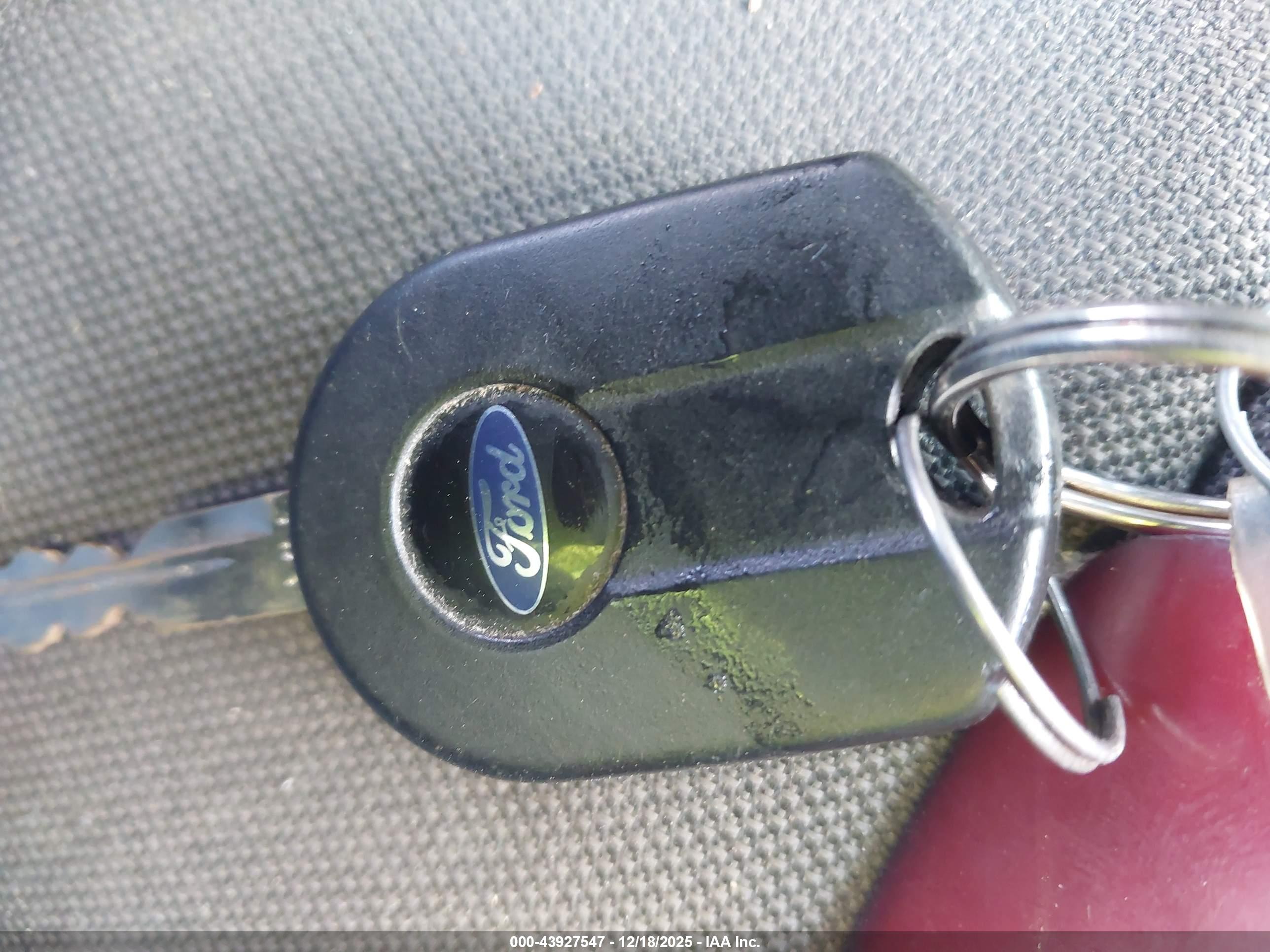 FORD ESCAPE image 11