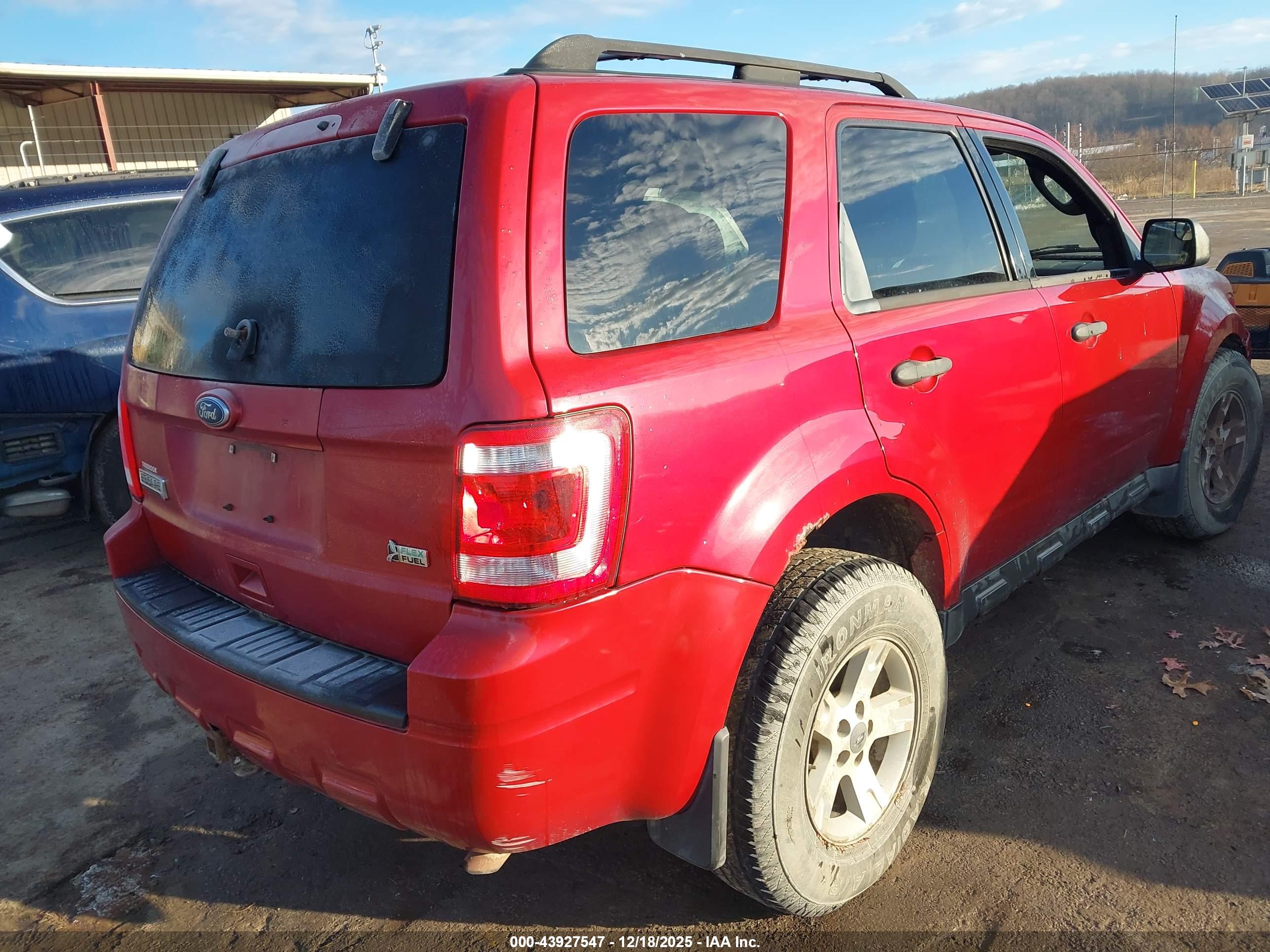 FORD ESCAPE image 4