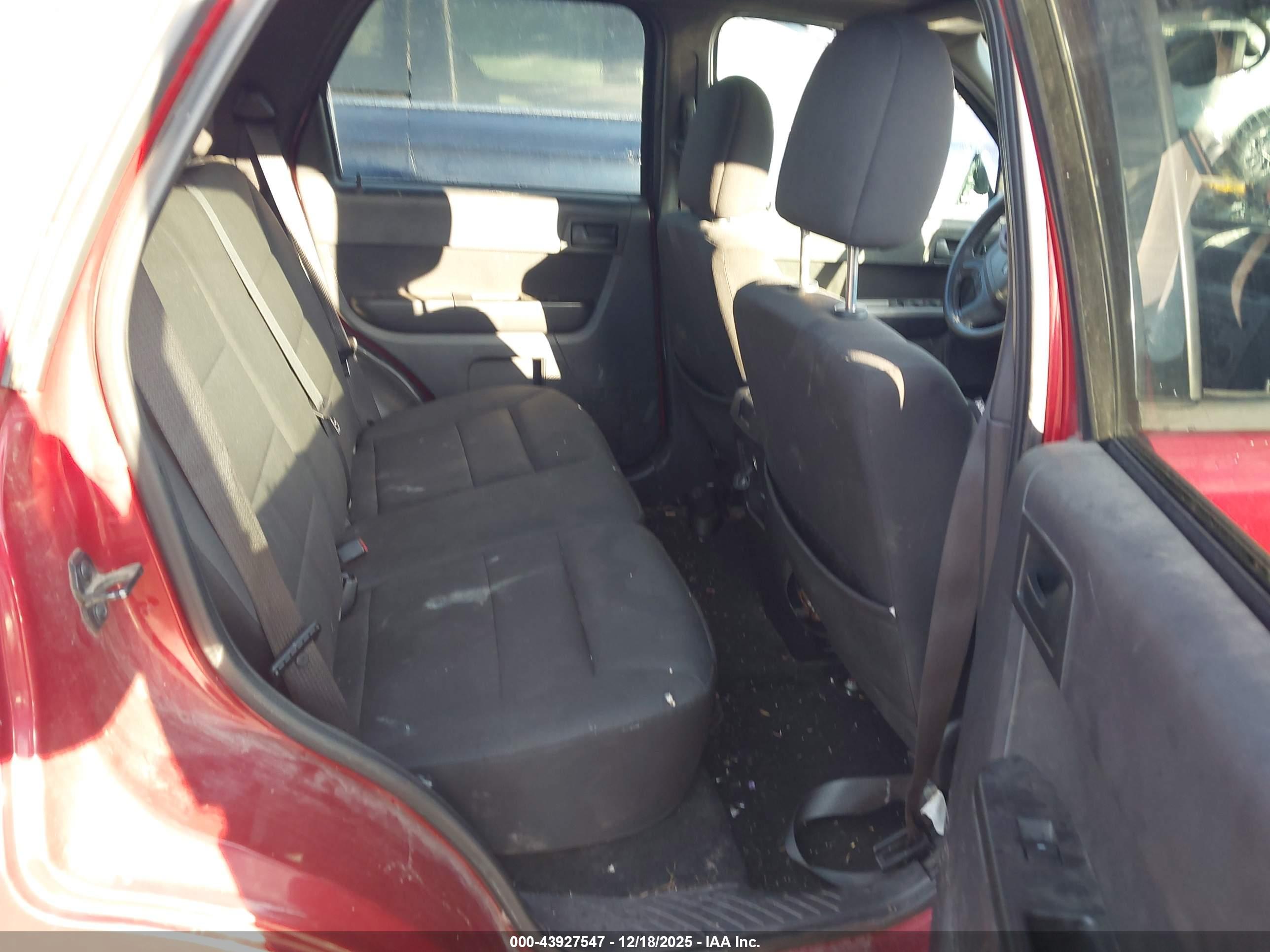 FORD ESCAPE image 8