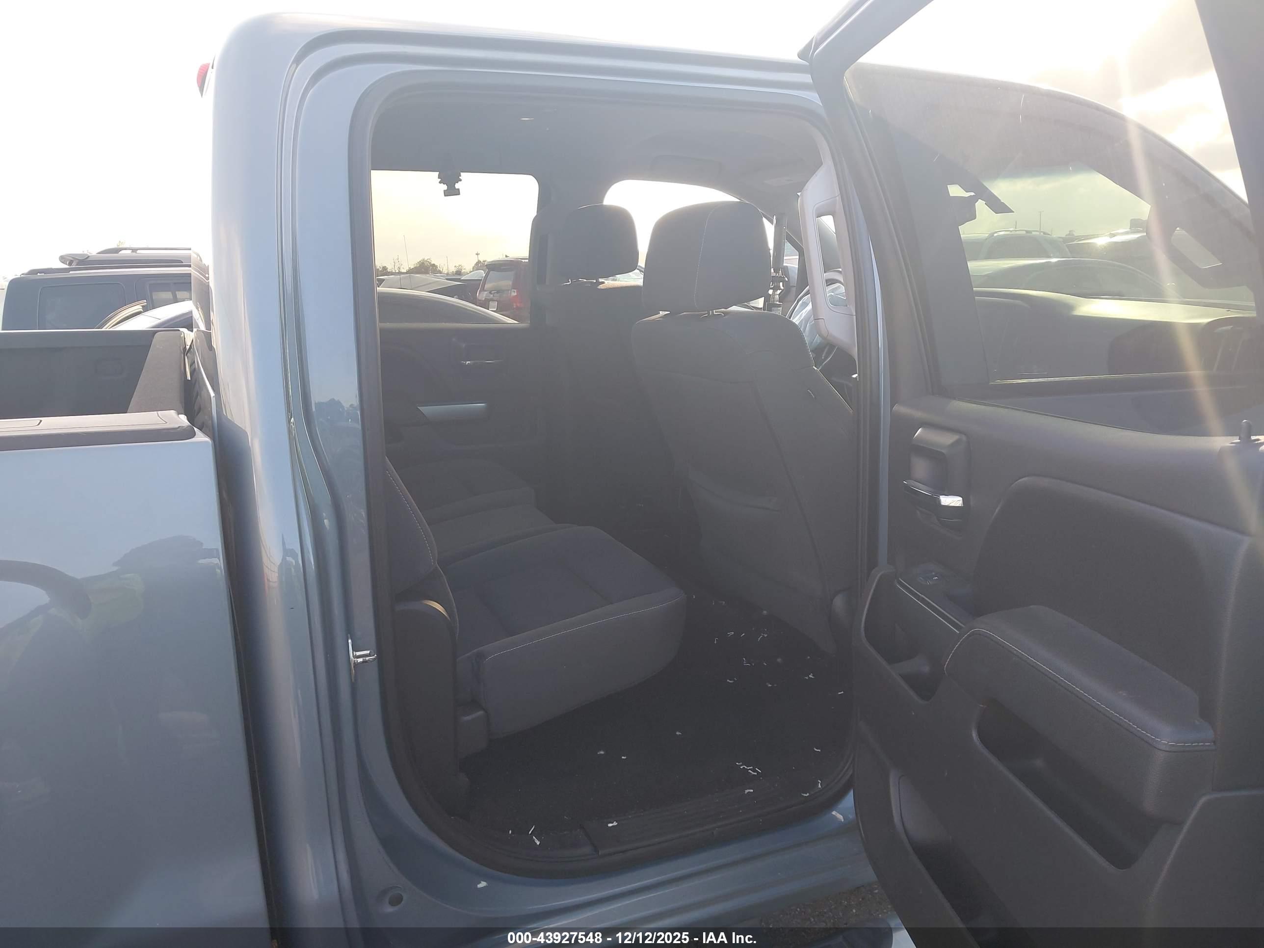 CHEVROLET SILVERADO image 8