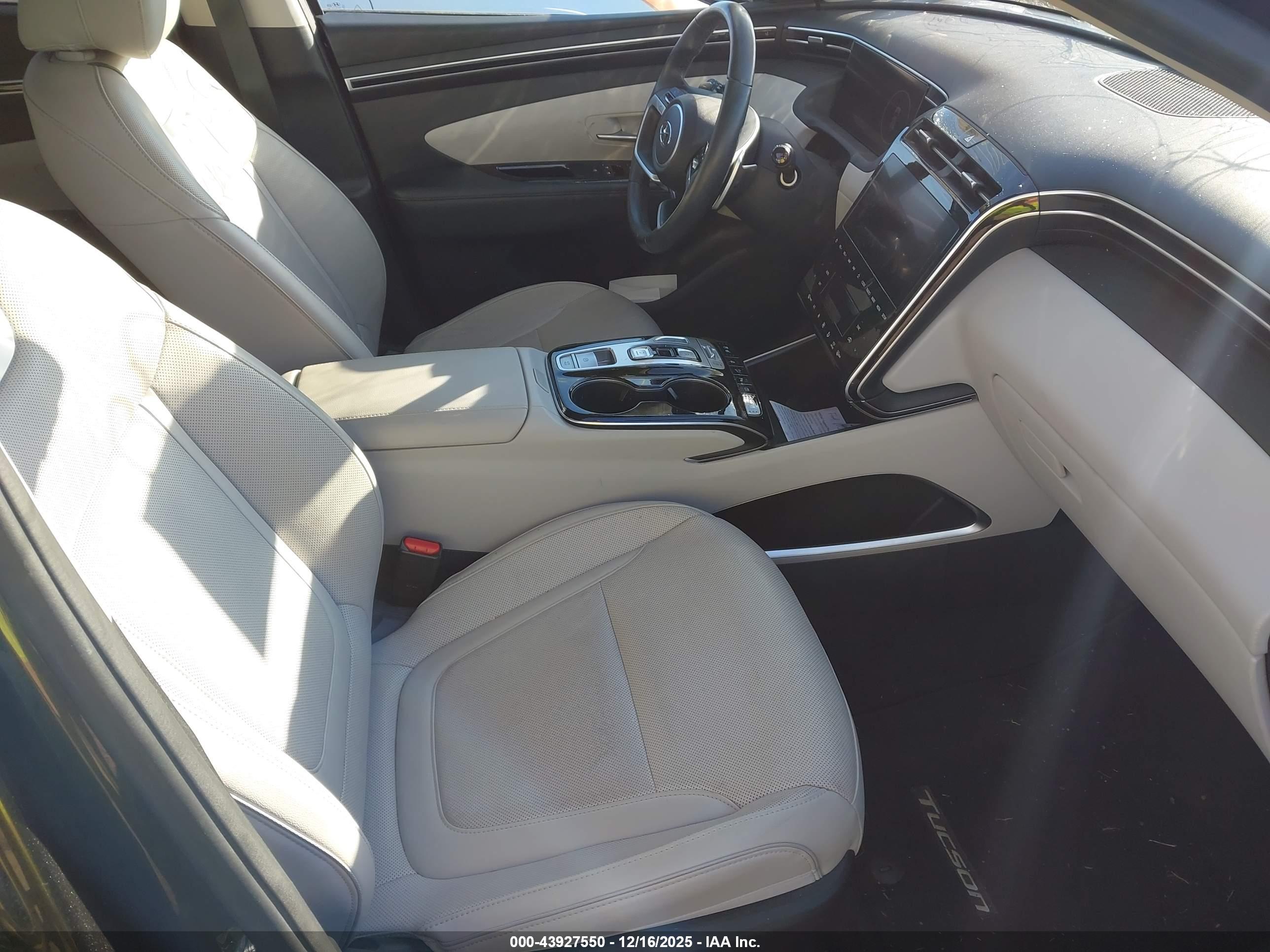HYUNDAI TUCSON image 5