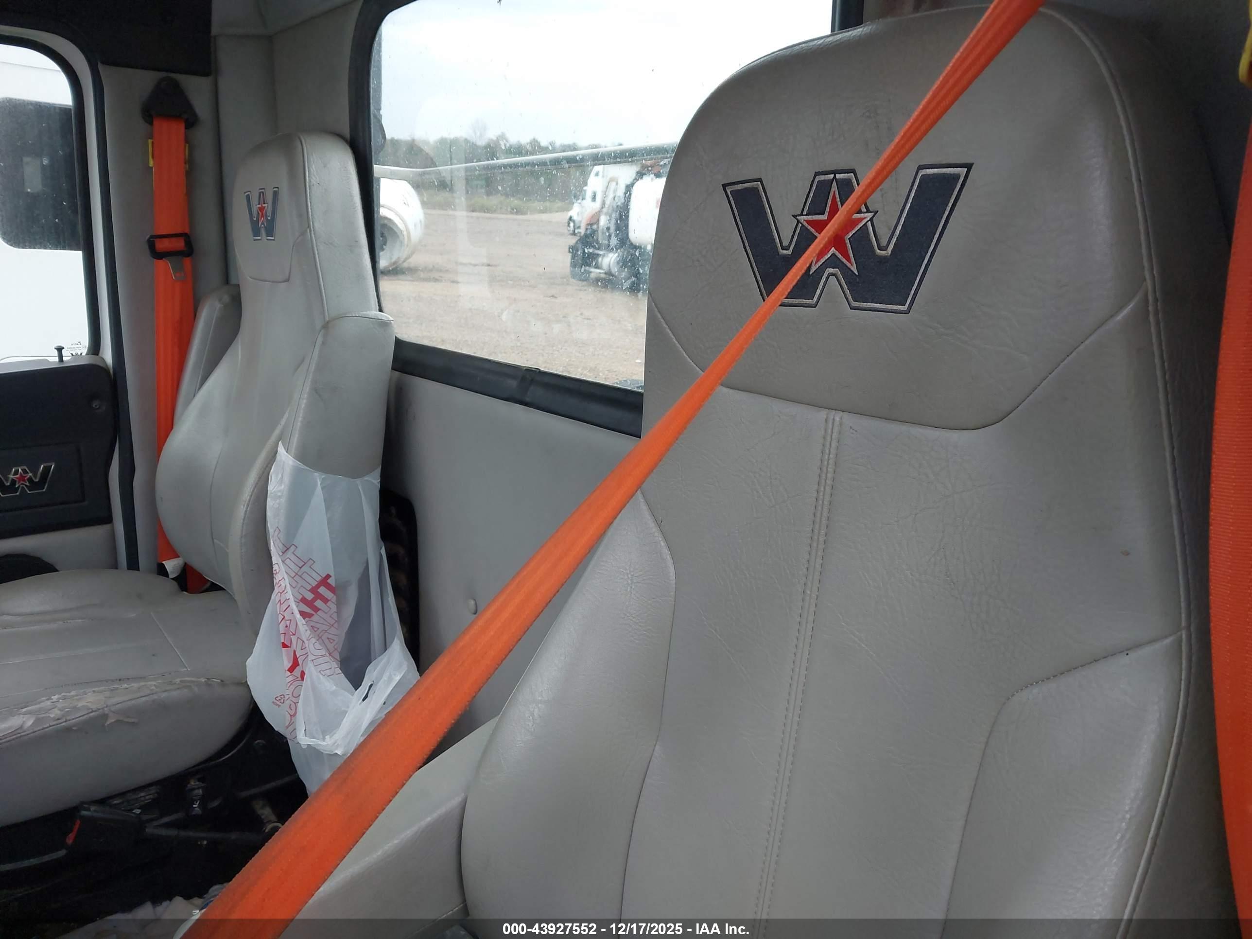 WESTERN STAR image 7