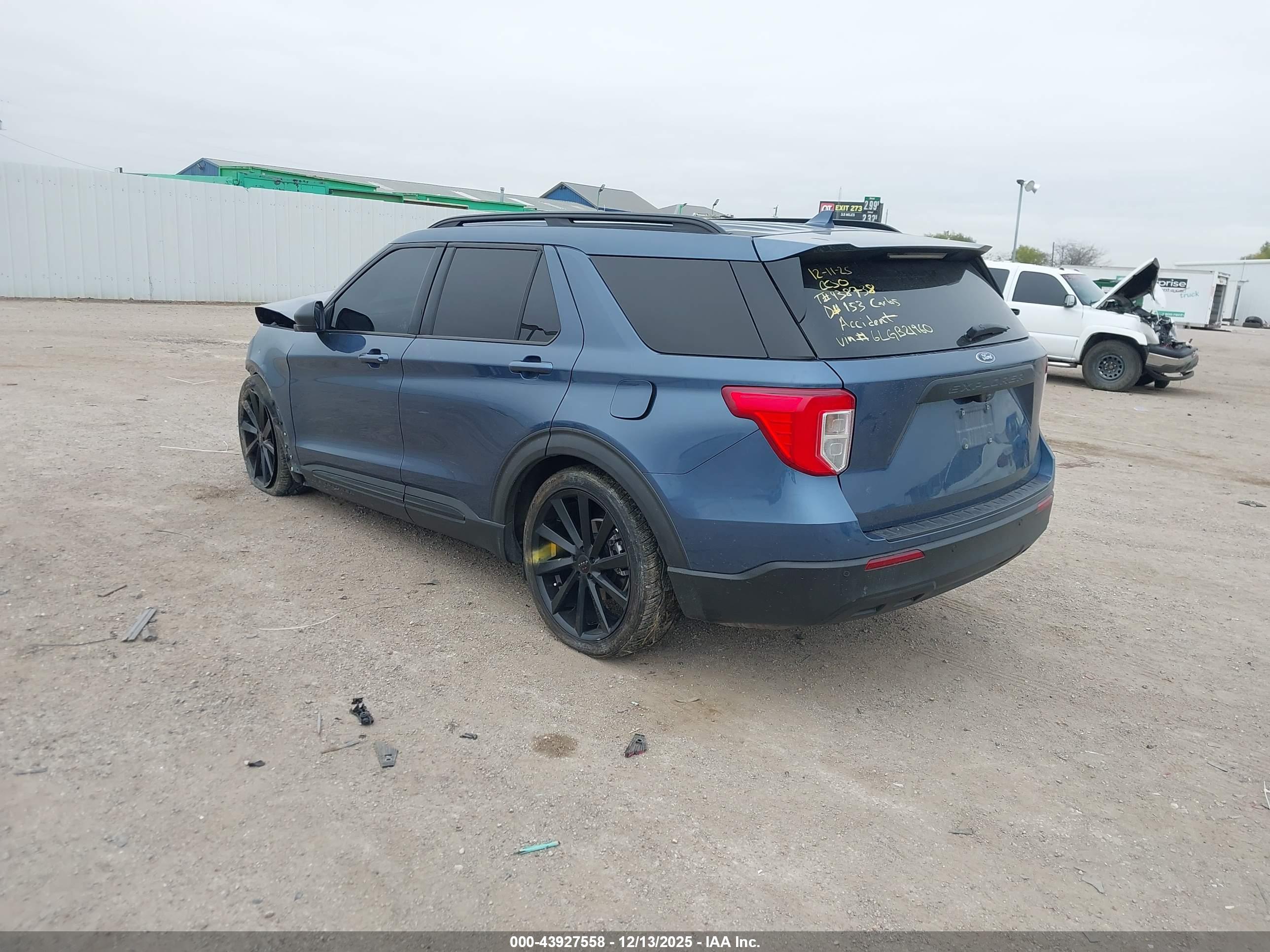 FORD EXPLORER image 3