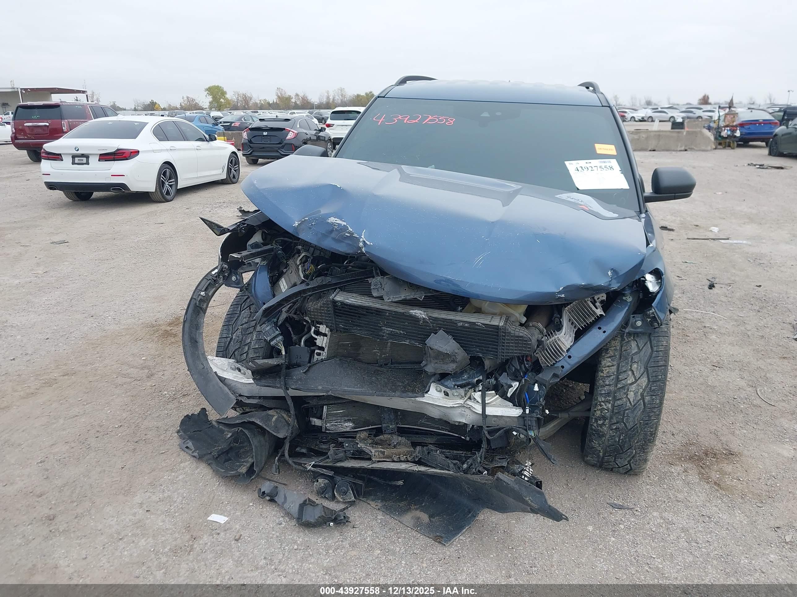 FORD EXPLORER image 6