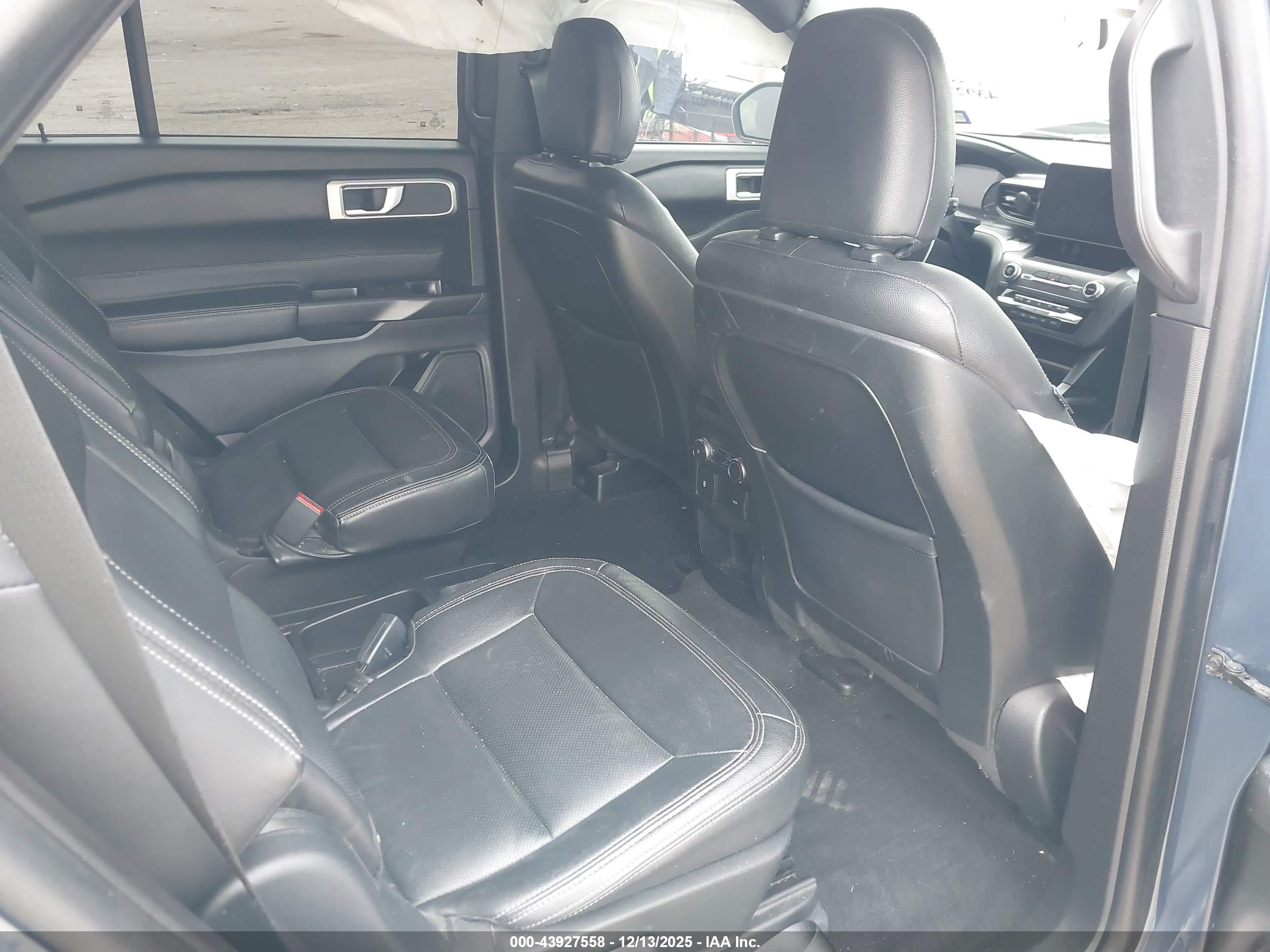 FORD EXPLORER image 8